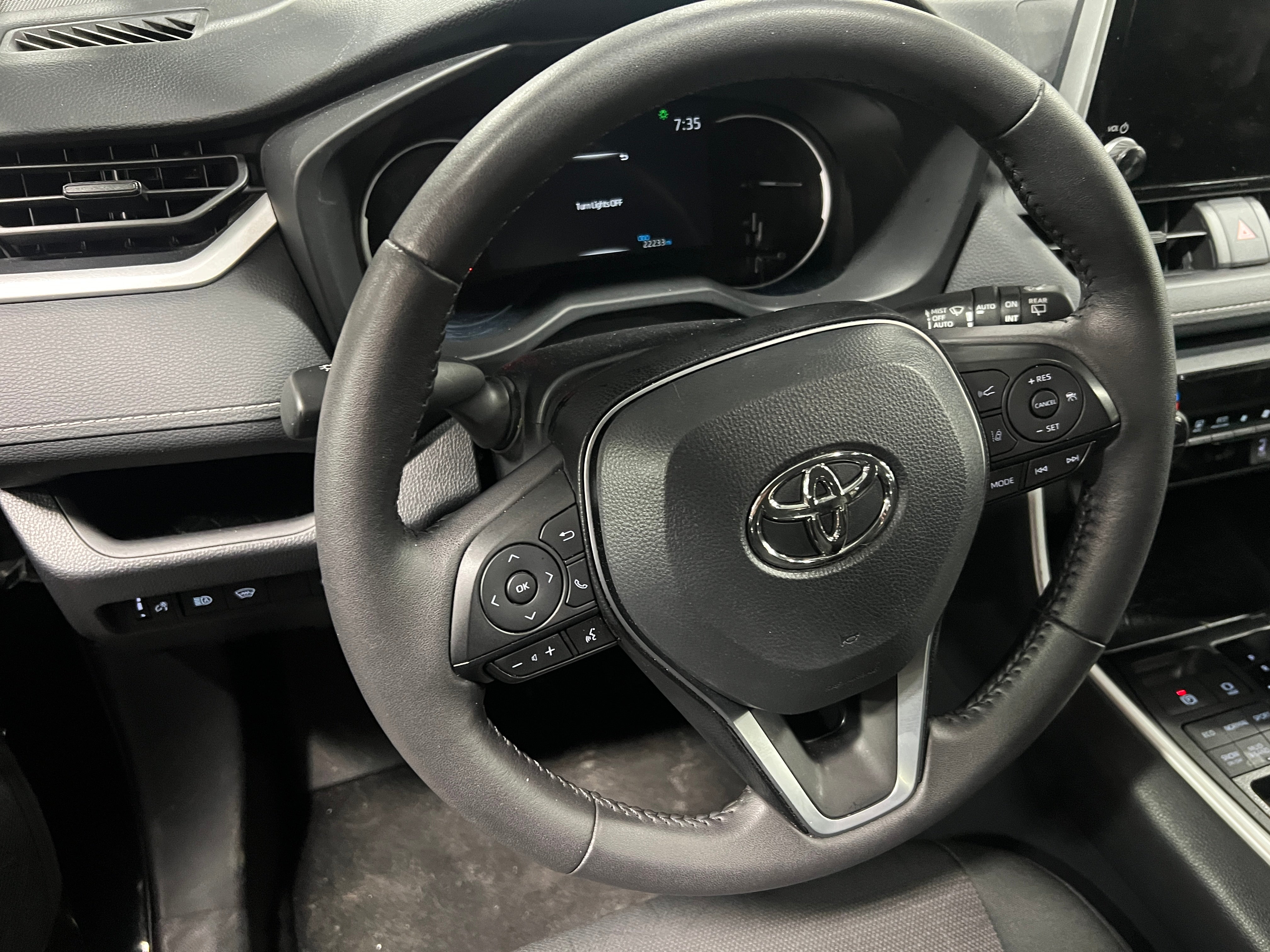 2024 Toyota RAV4 XLE 5