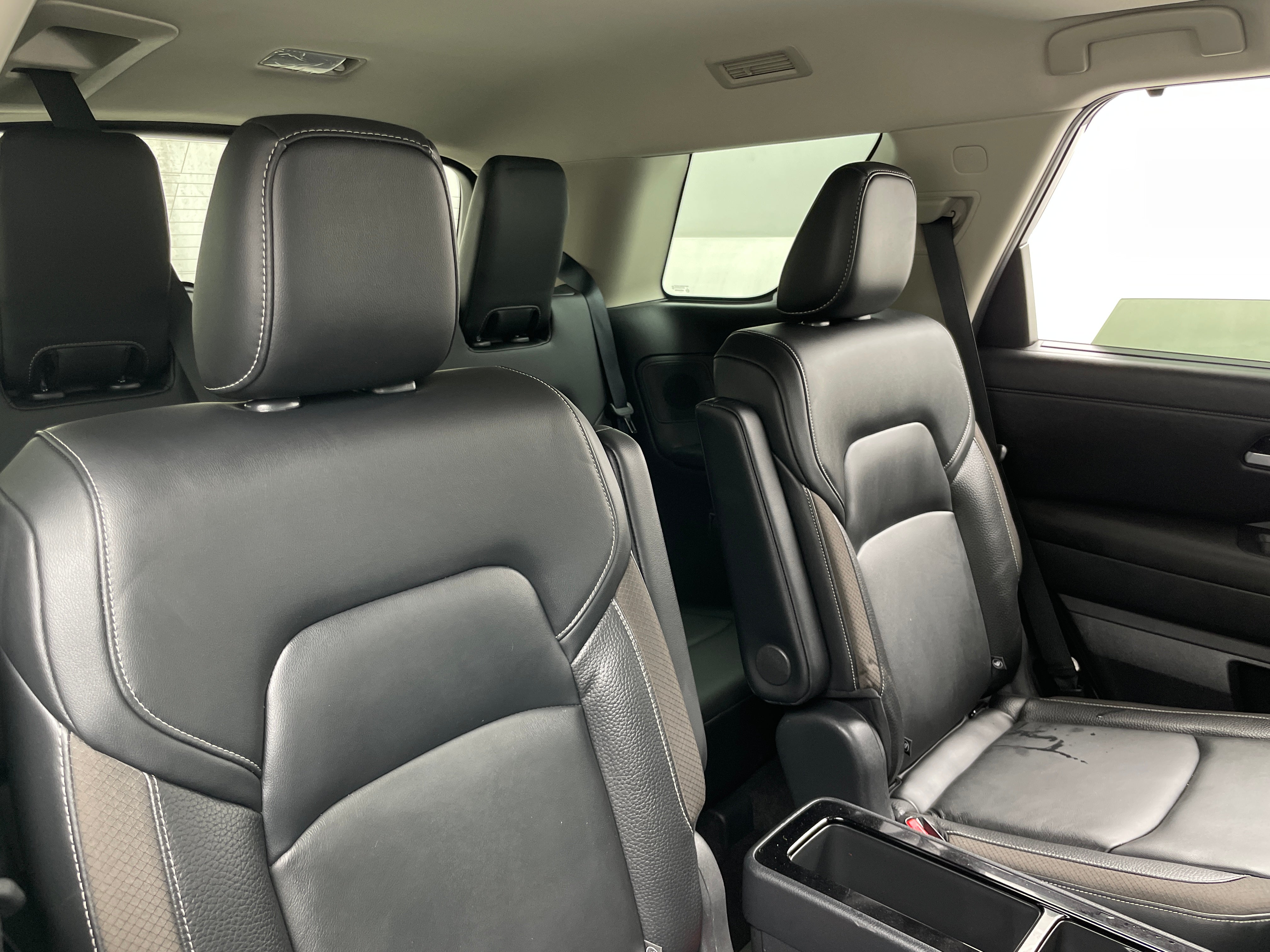 2022 Nissan Pathfinder SL 5