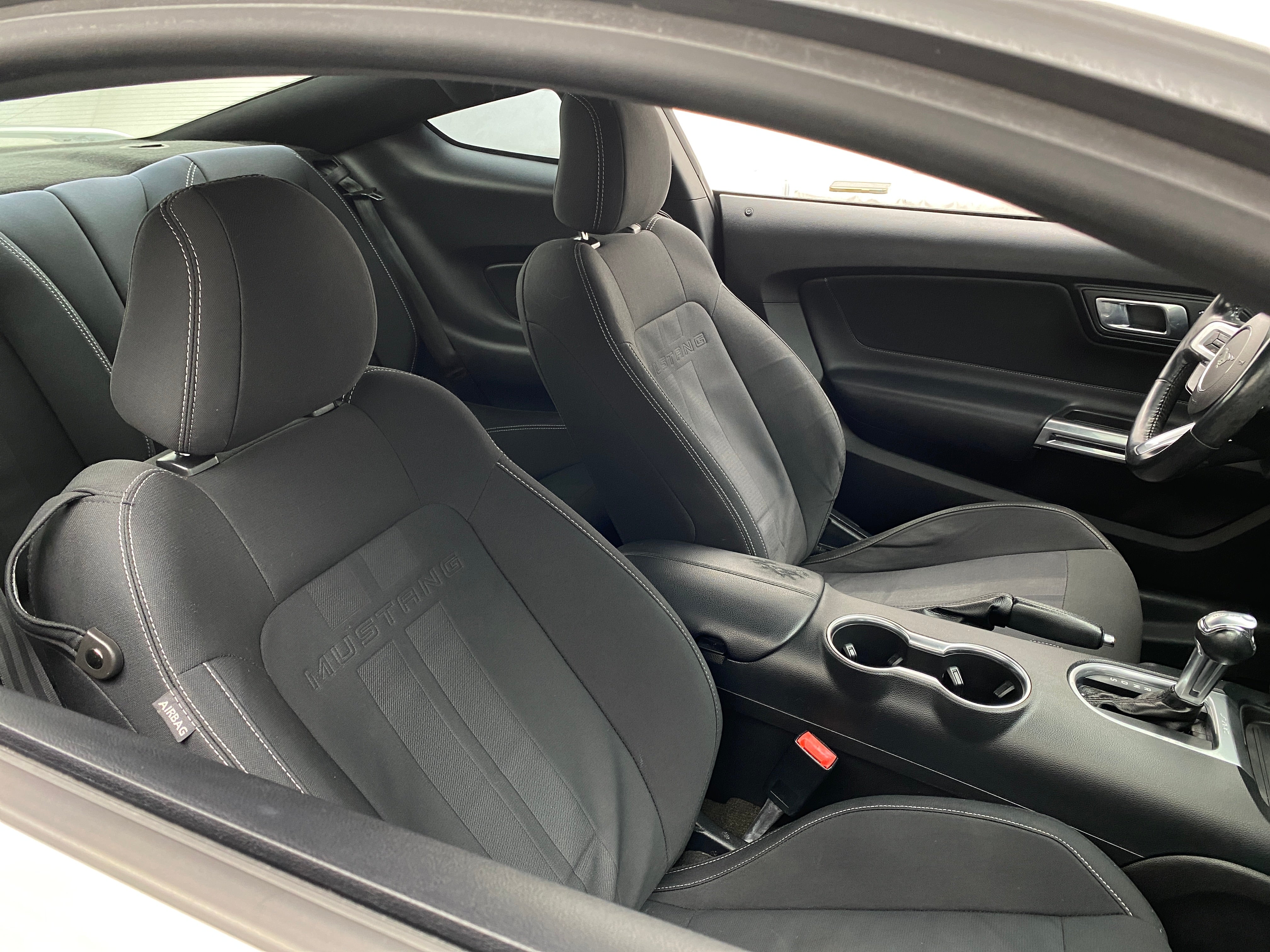 2018 Ford Mustang  2
