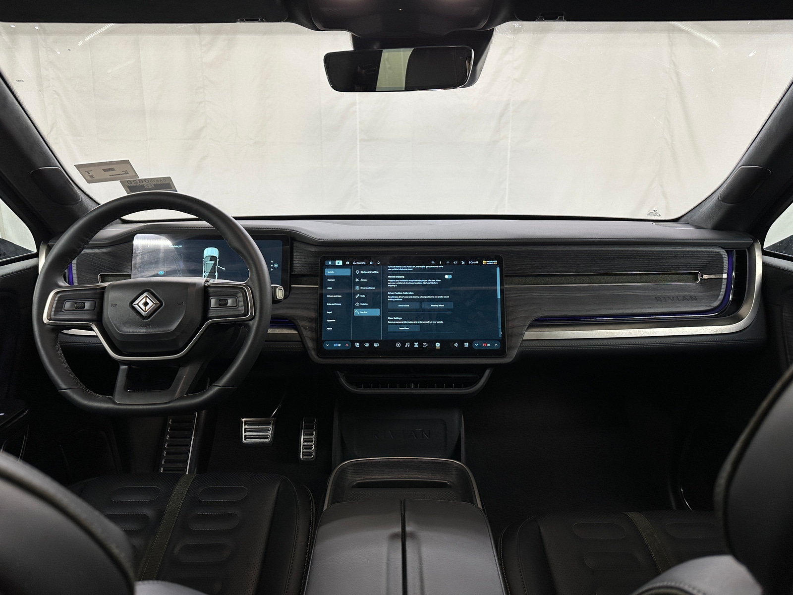 Thumbnail: 2024 Rivian R1S - 2