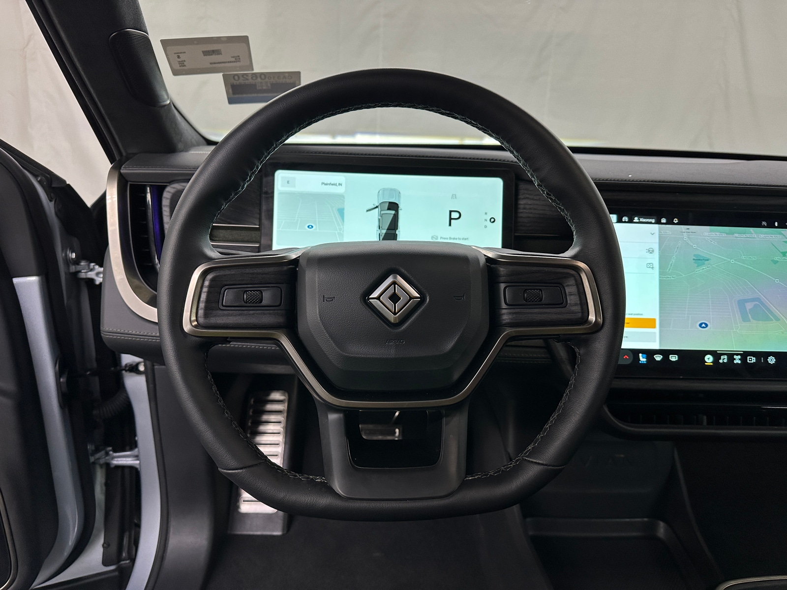 Thumbnail: 2024 Rivian R1S - 4