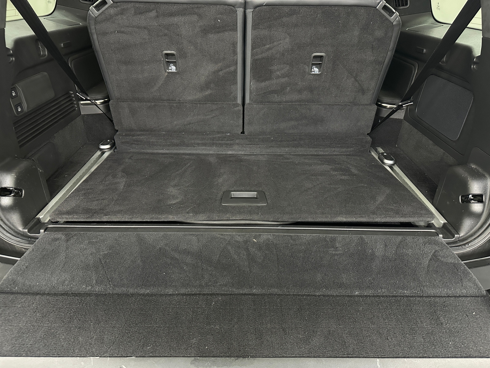 Thumbnail: 2024 Rivian R1S - 6