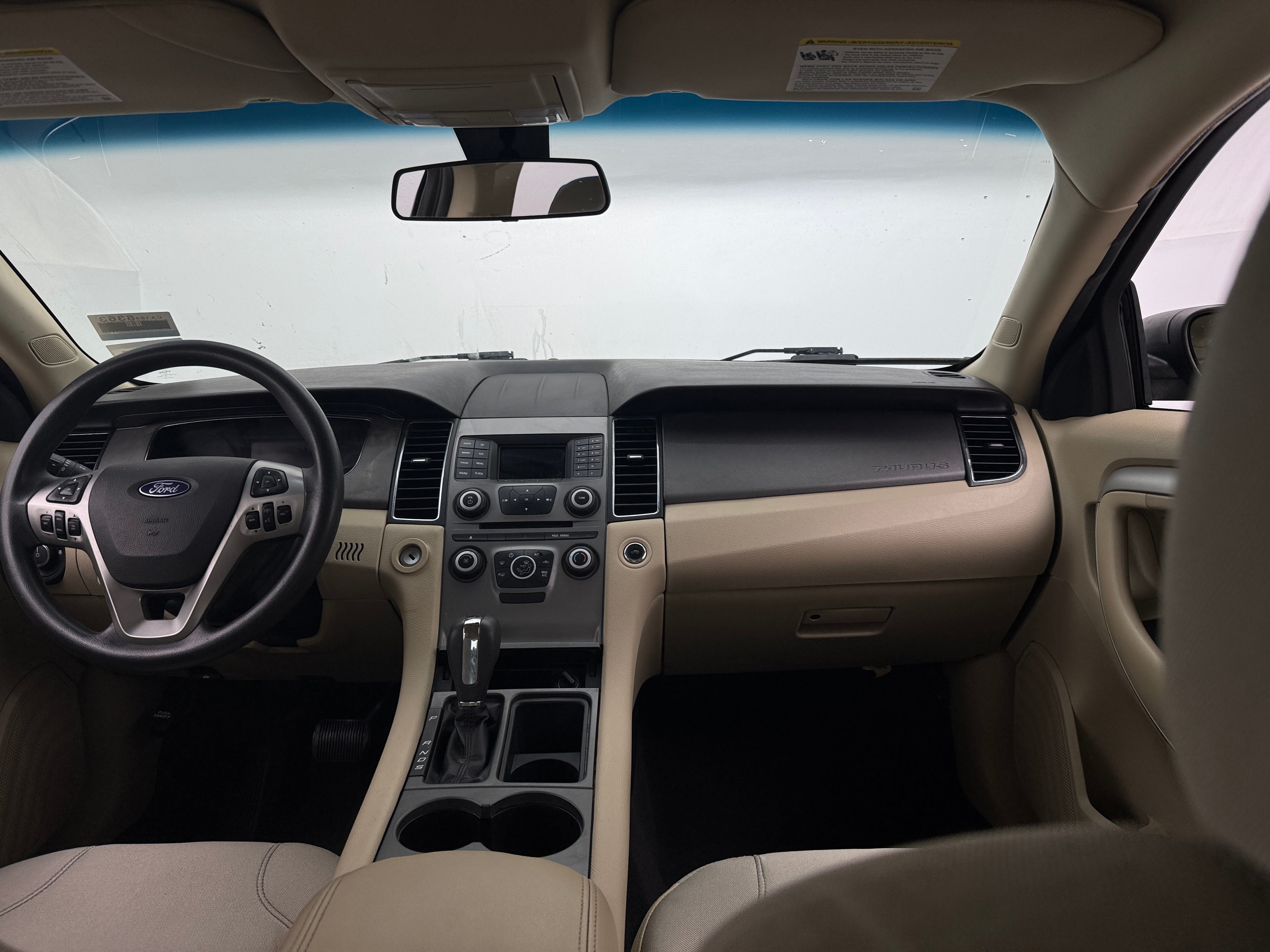 2019 Ford Taurus SE 3