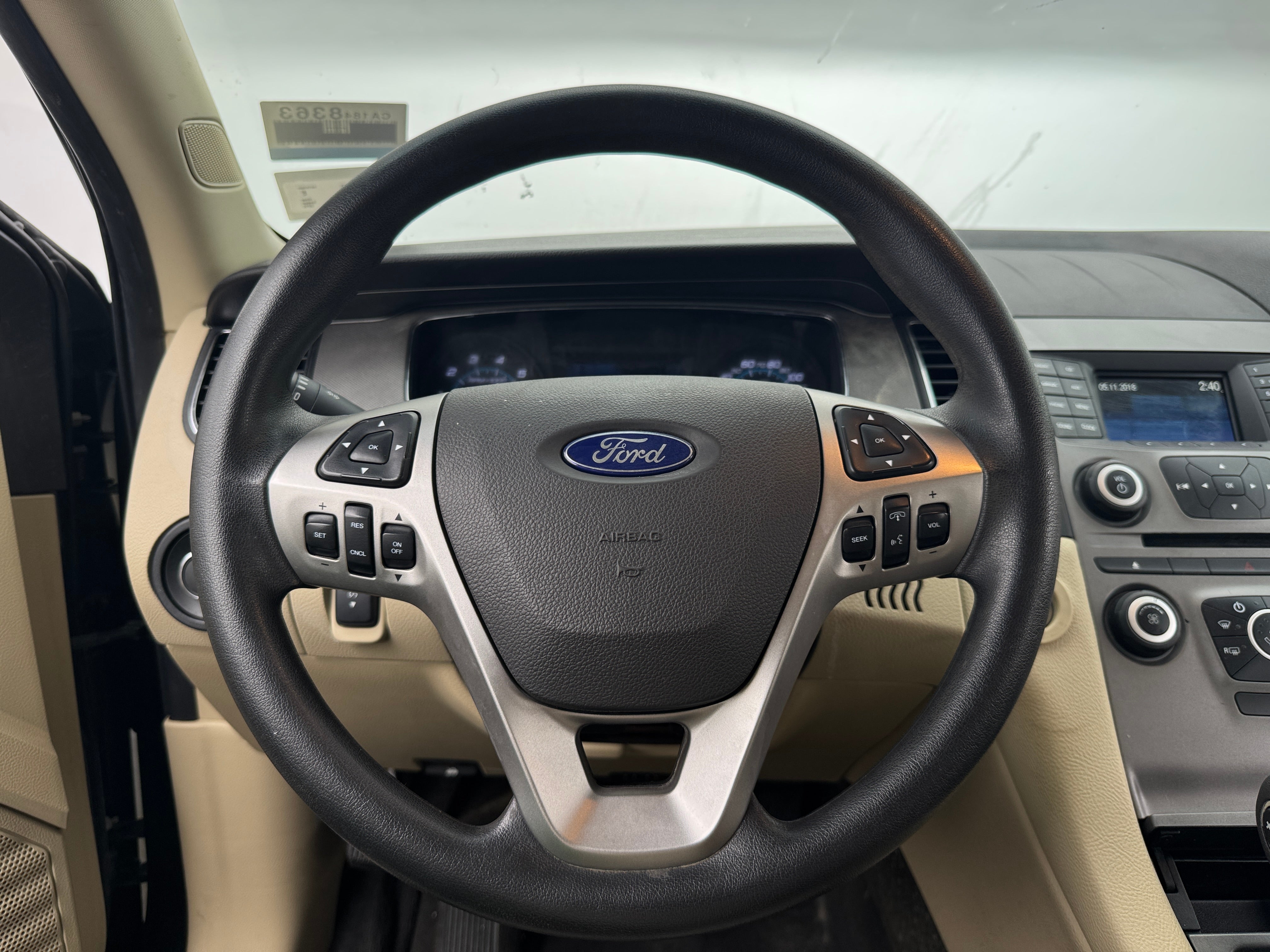 2019 Ford Taurus SE 5