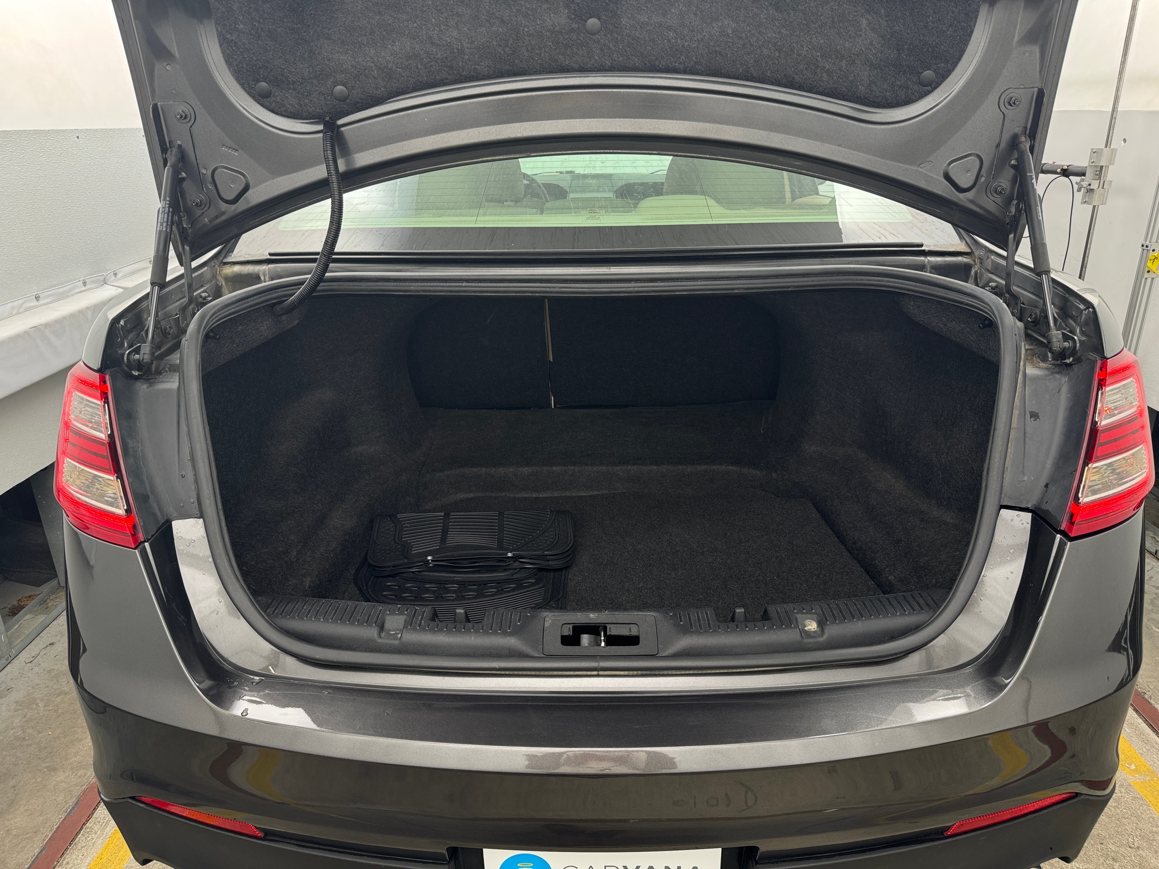 2019 Ford Taurus SE 7