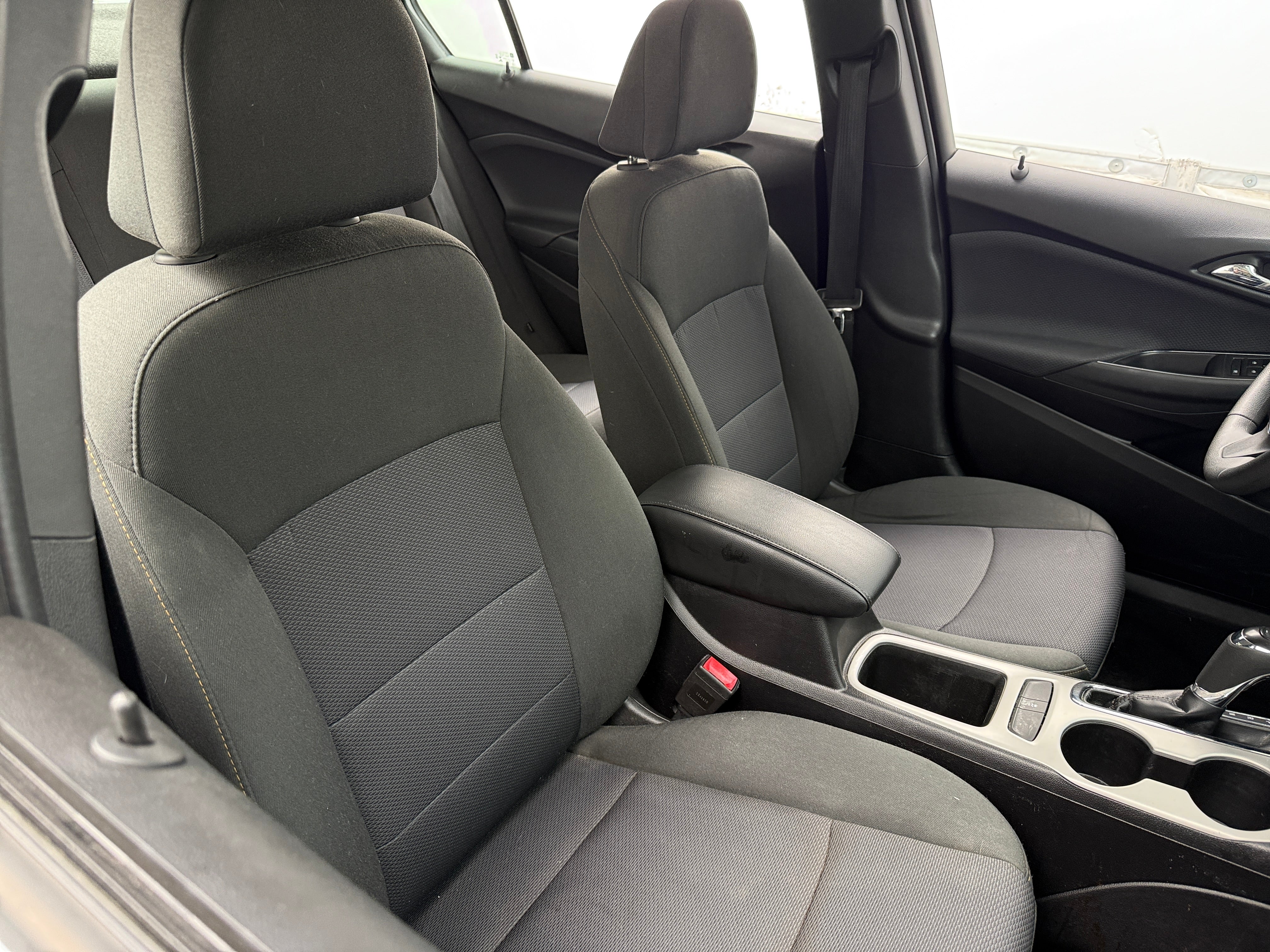 2018 Chevrolet Cruze LS 2