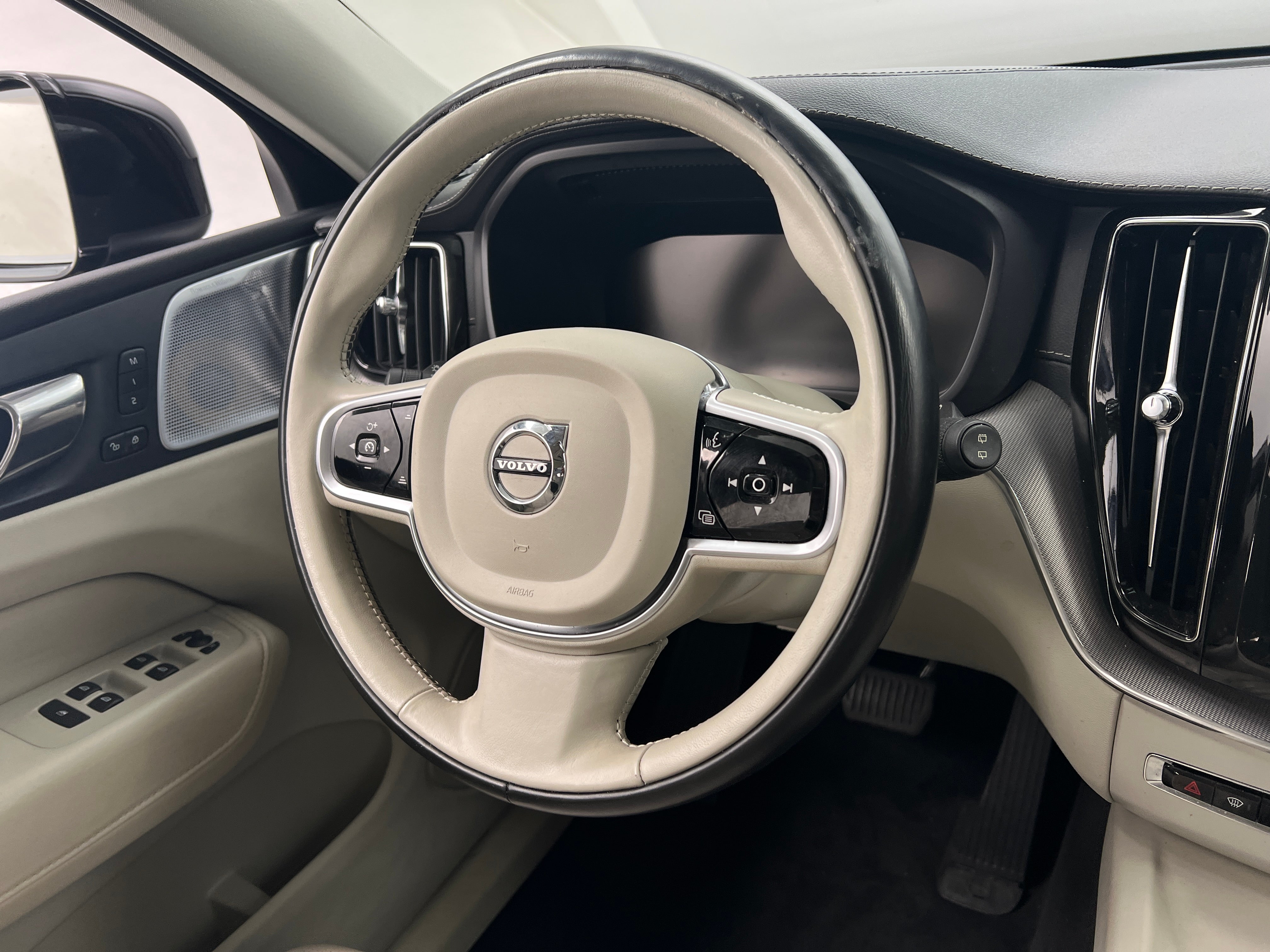 2018 Volvo XC60 T8 Inscription 4