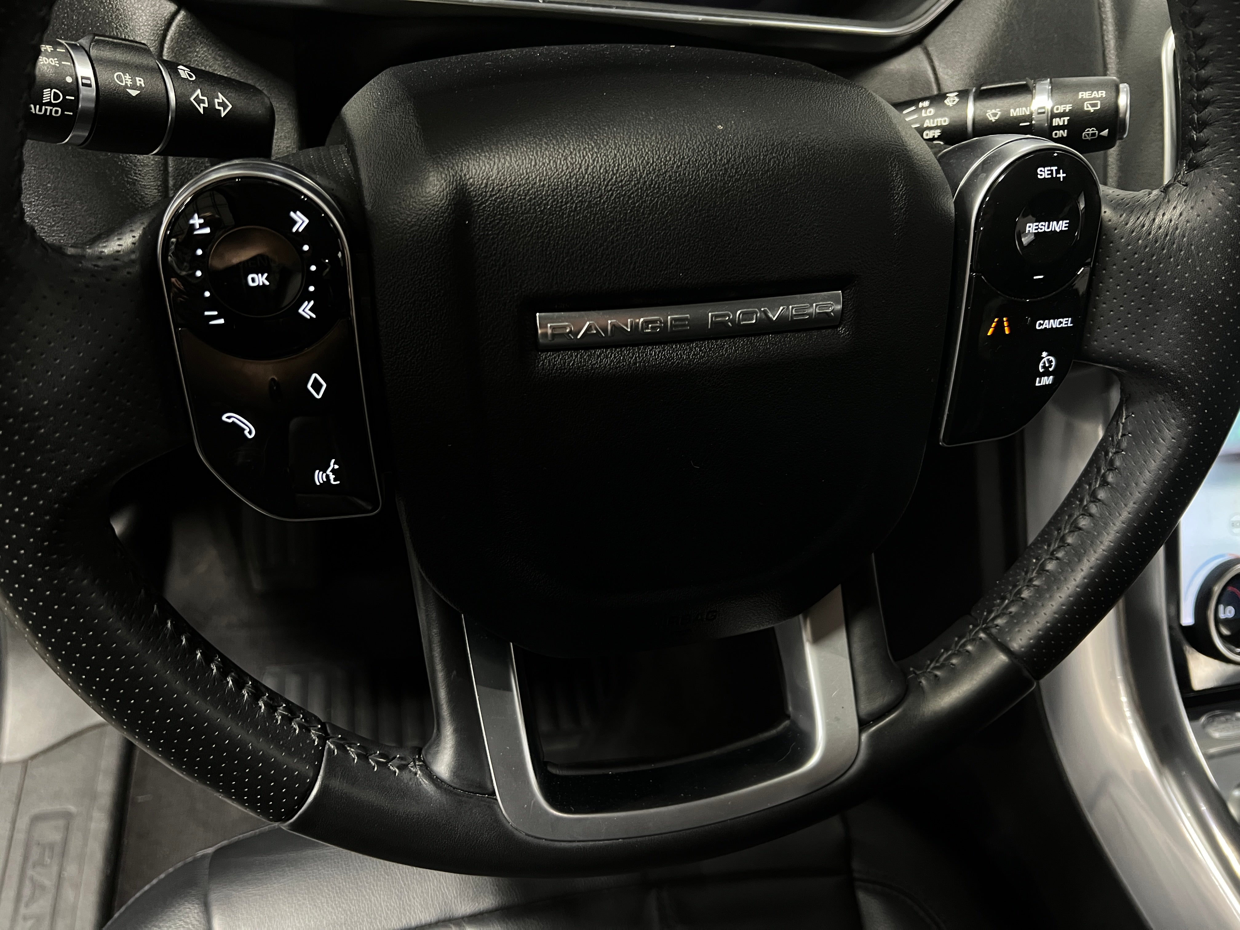 2020 Land Rover Range Rover Sport SE 4