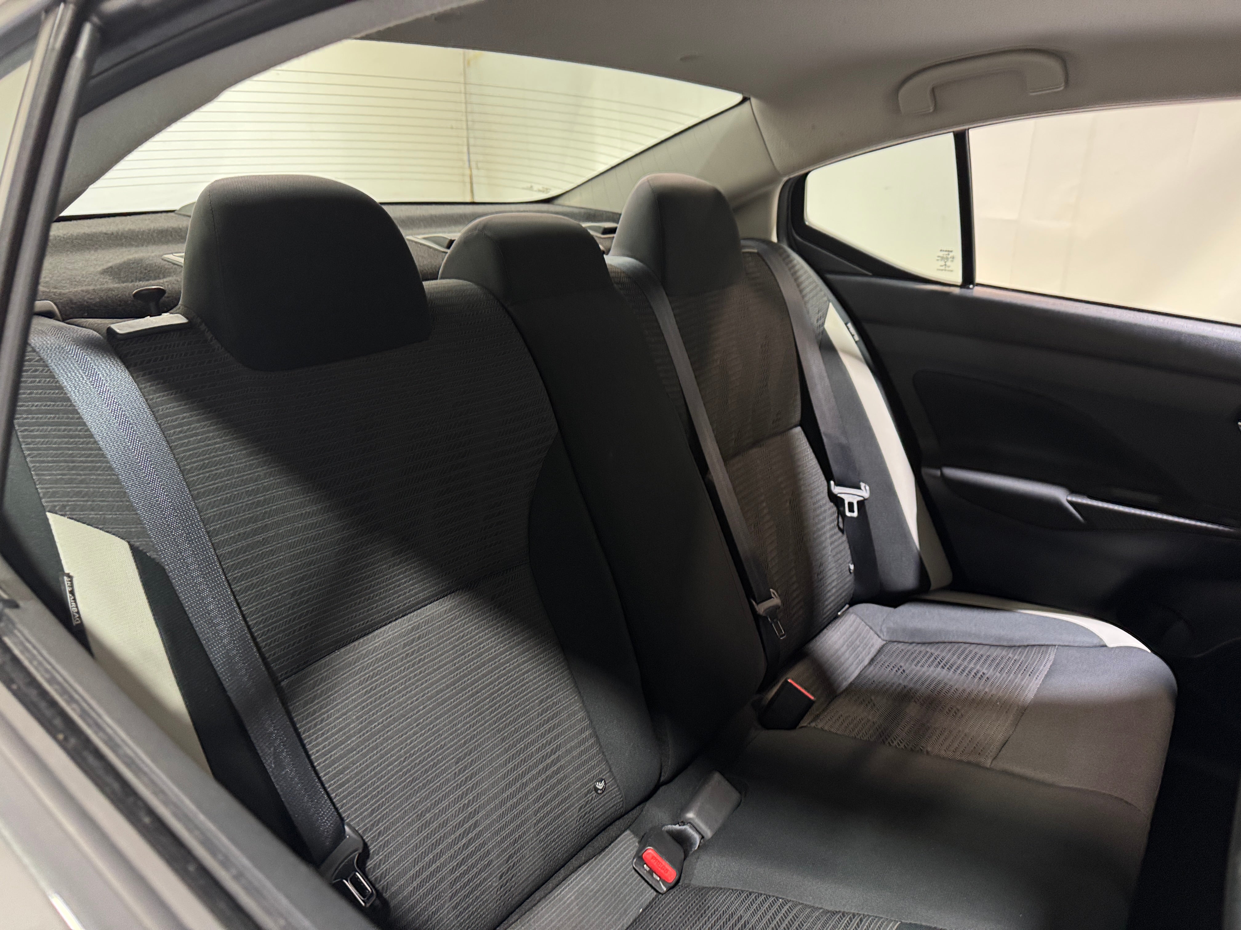 2021 Nissan Versa SV 6