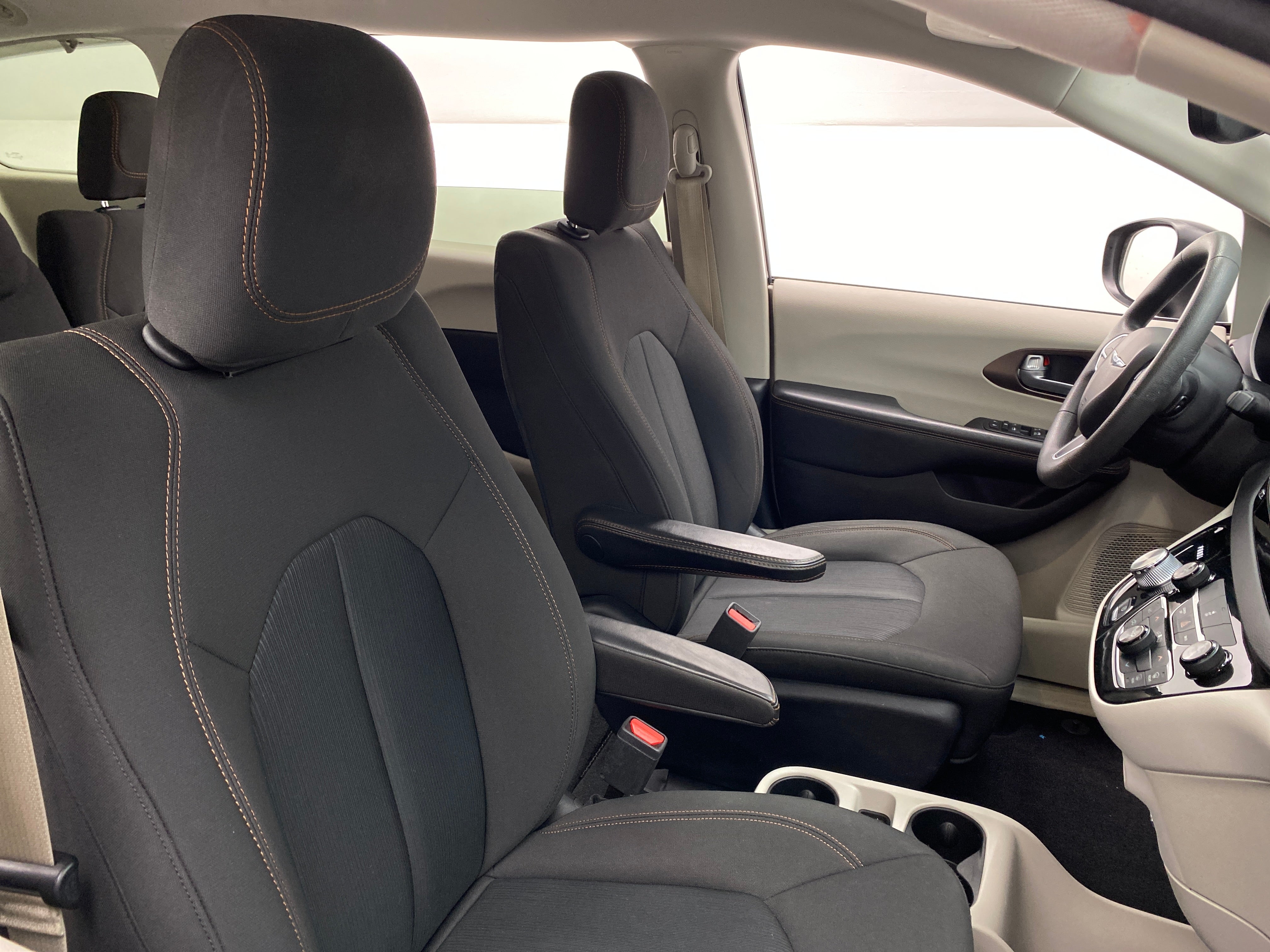 2017 Chrysler Pacifica LX 2