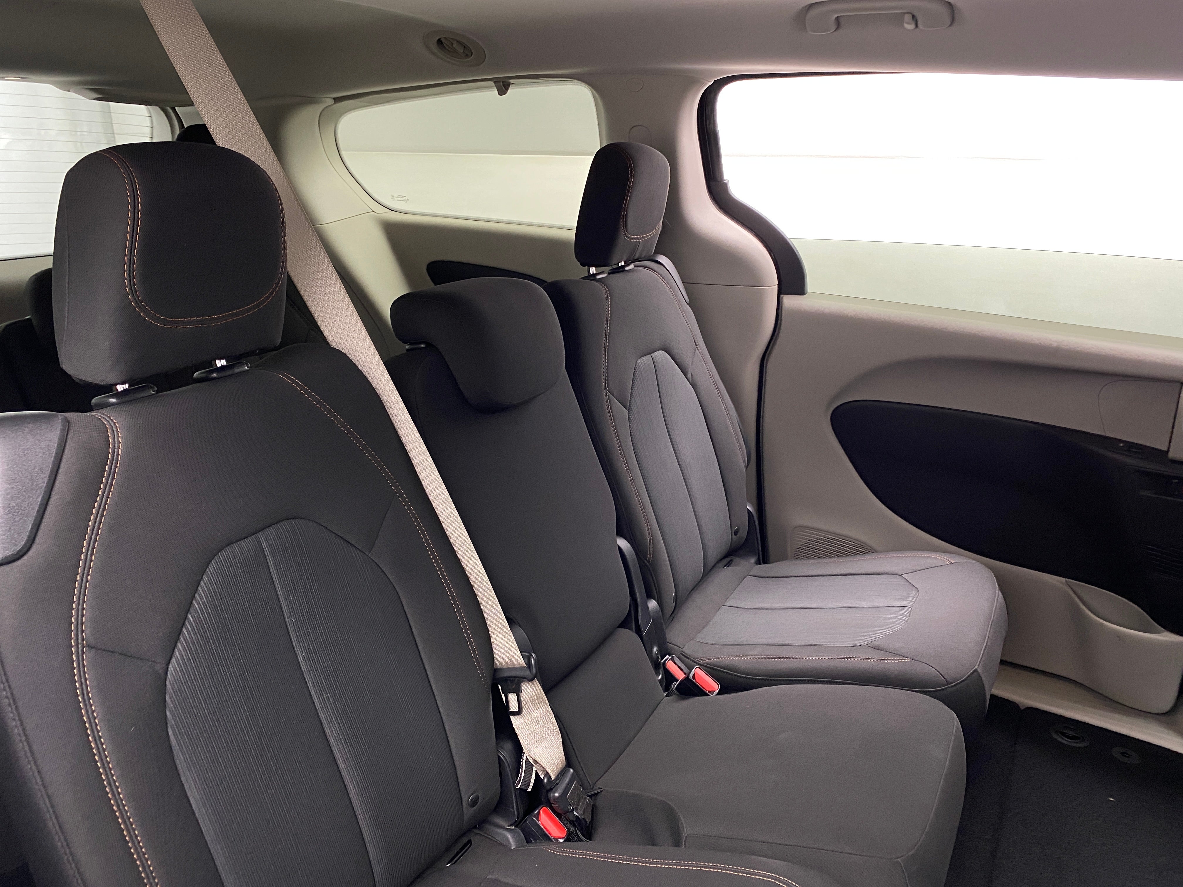 2017 Chrysler Pacifica LX 6