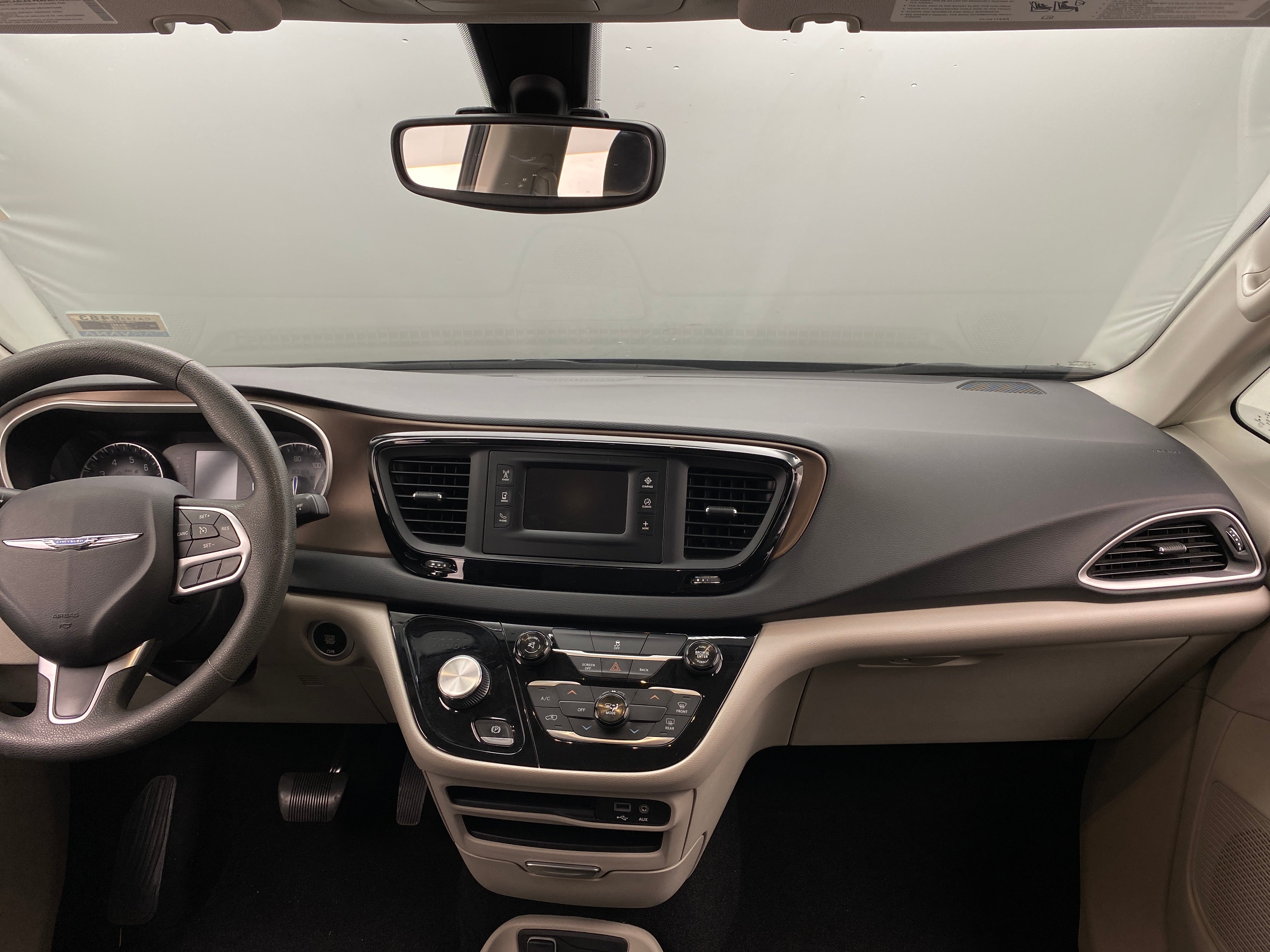 2017 Chrysler Pacifica LX 3