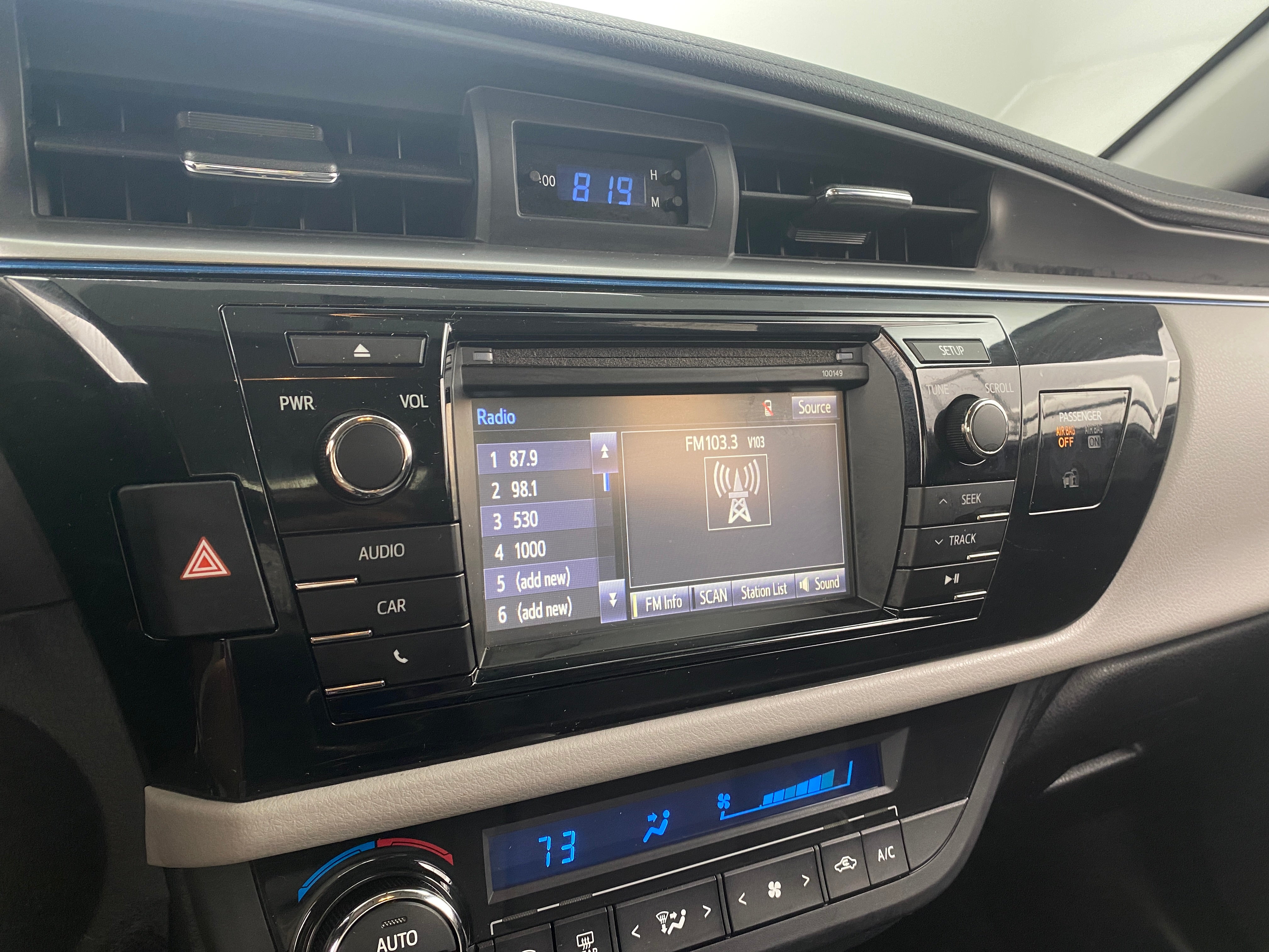 2014 Toyota Corolla LE 4