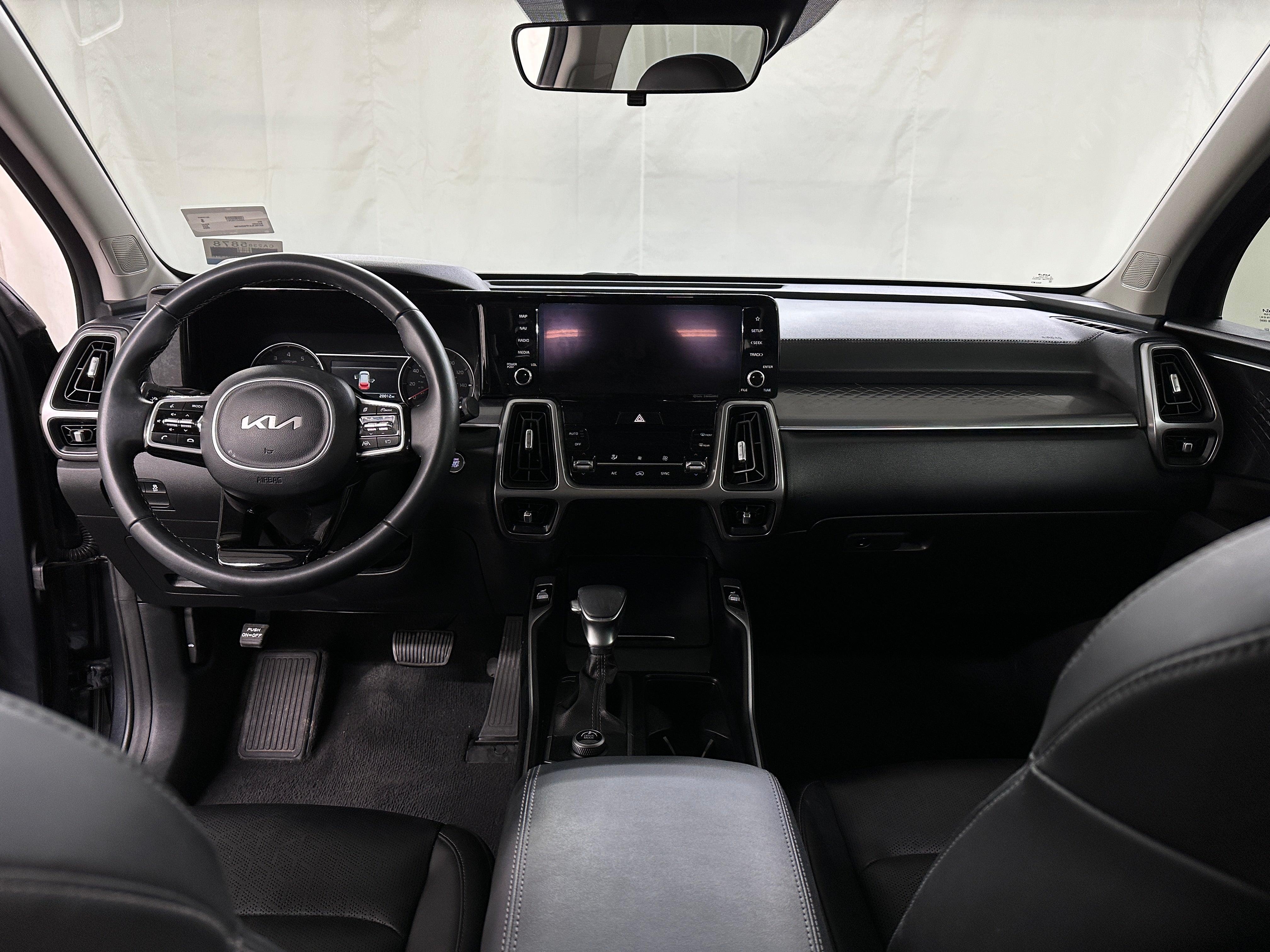 2023 Kia Sorento S 2