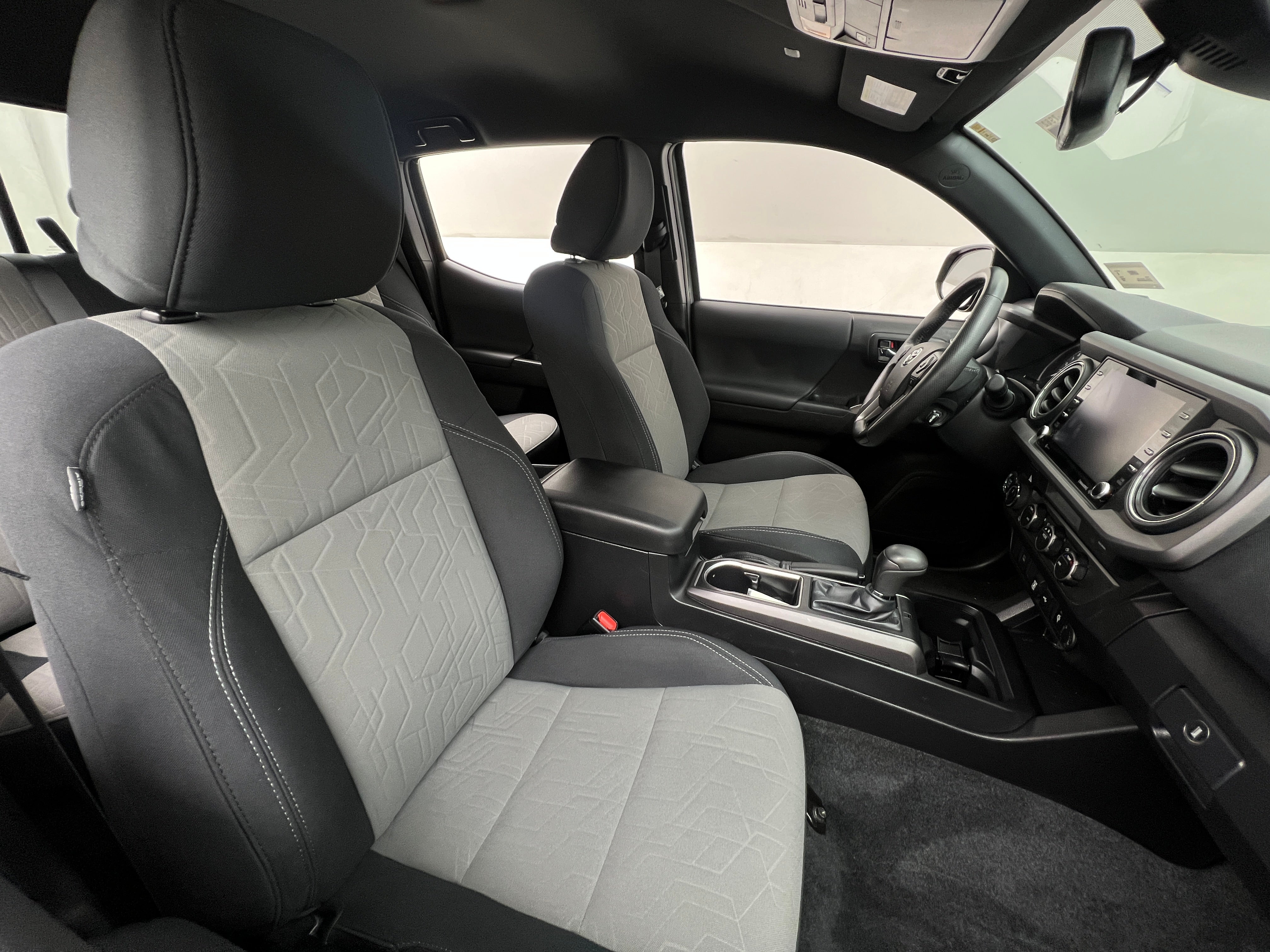 2022 Toyota Tacoma TRD Sport 2