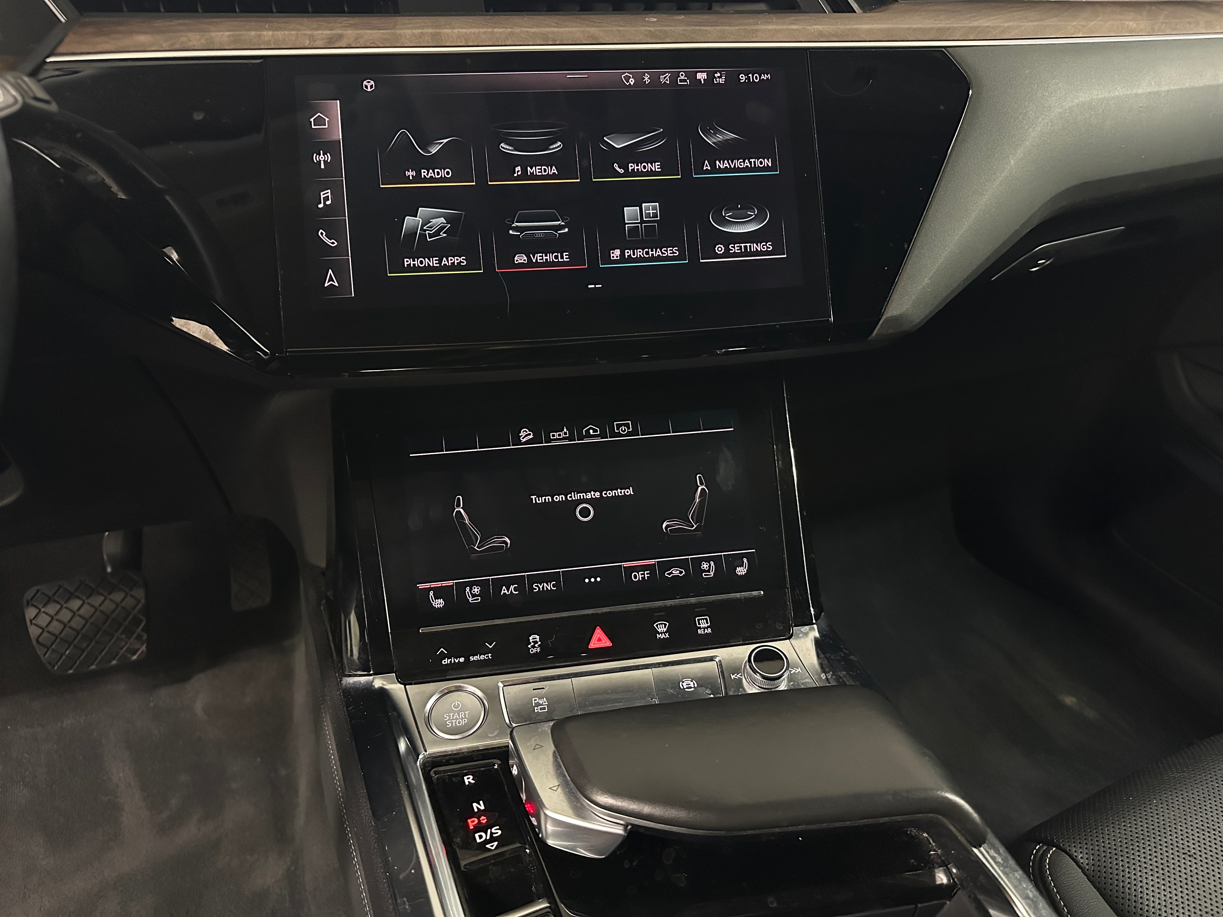 2019 Audi e-tron Premium Plus 3