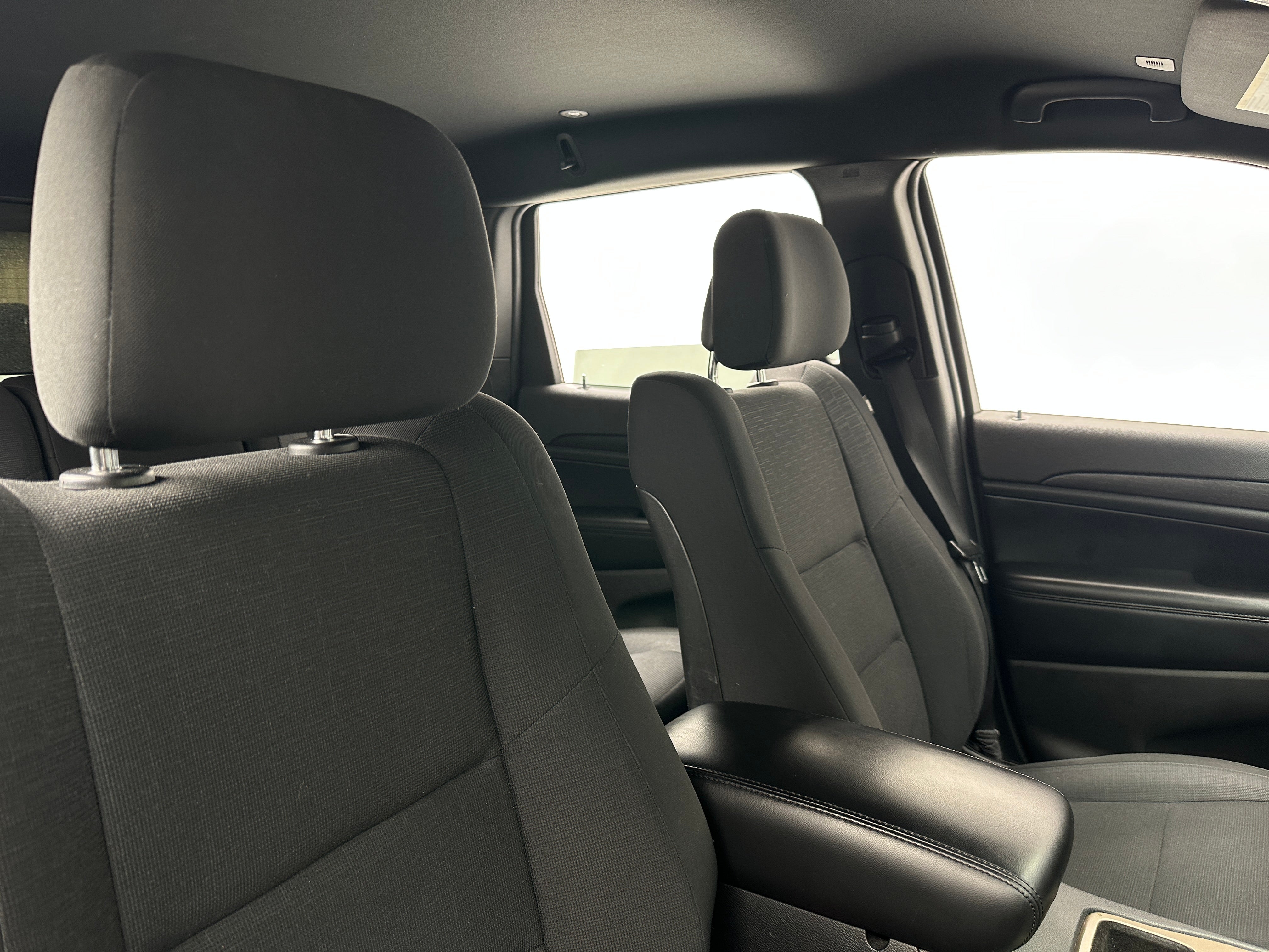 2017 Jeep Grand Cherokee Laredo 2