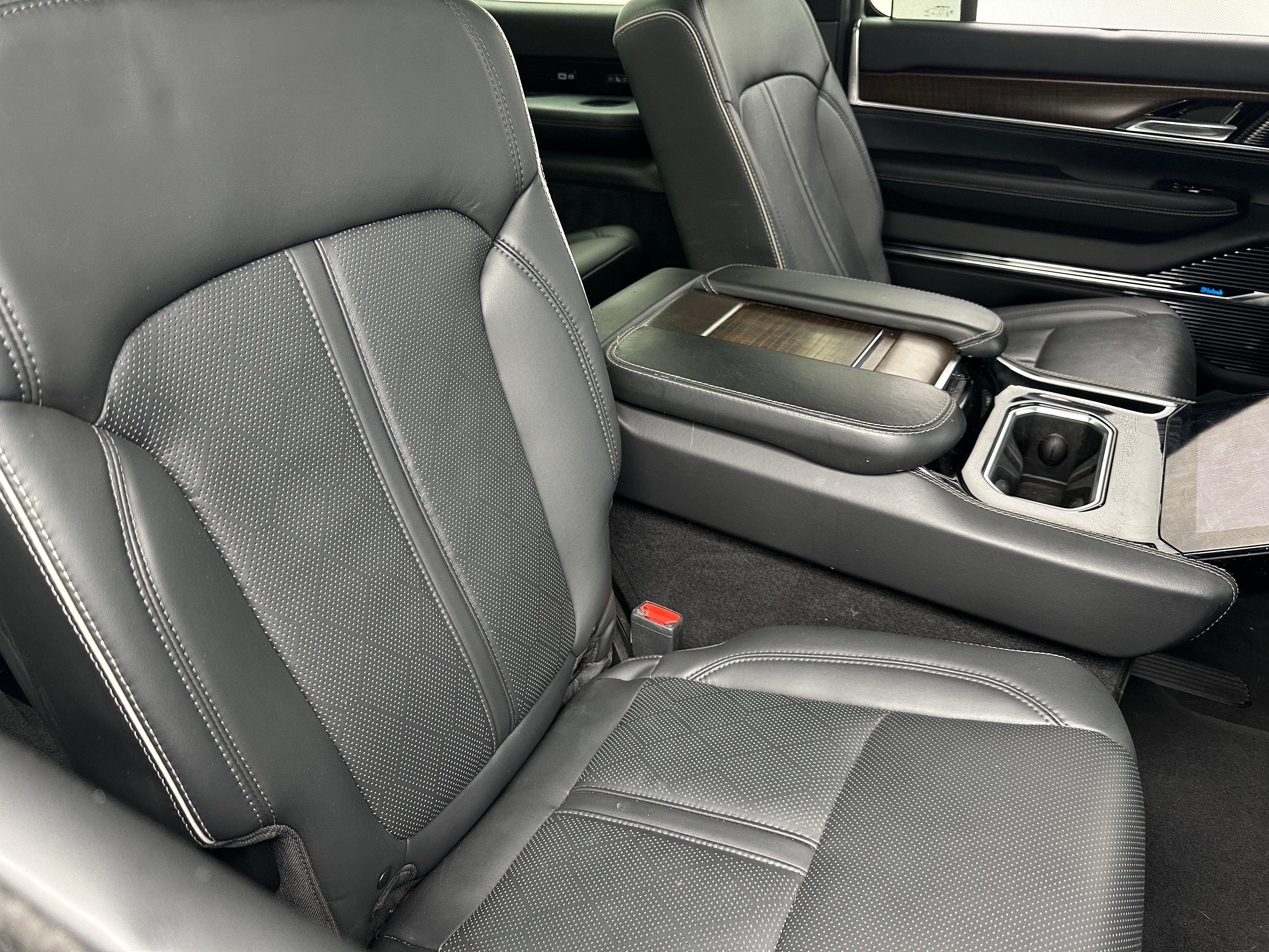 2022 Jeep Grand Wagoneer Series II 5
