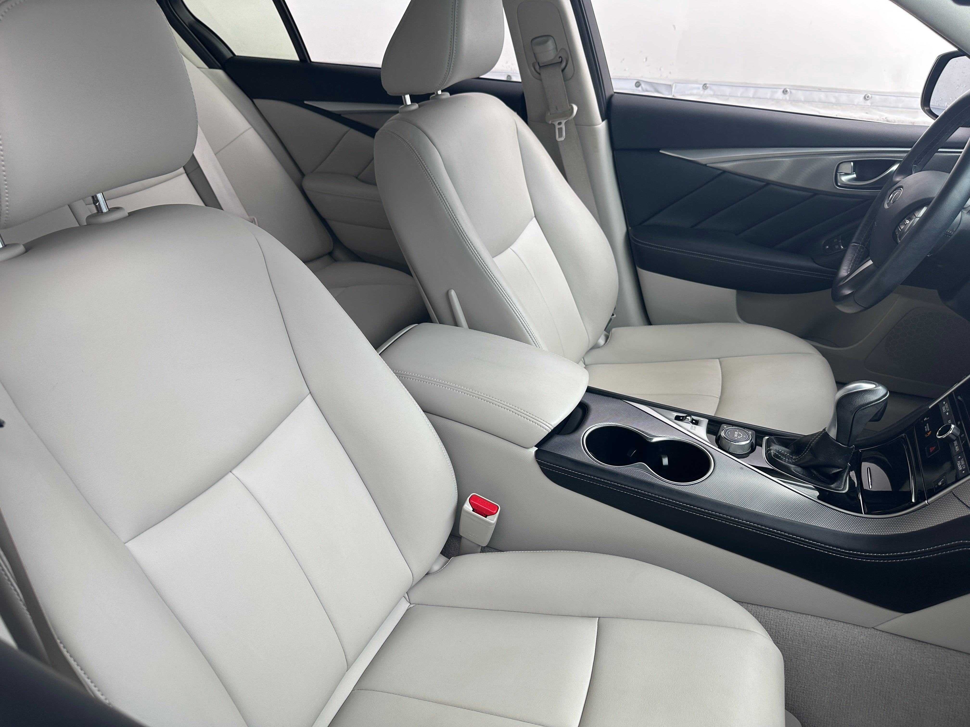 2015 INFINITI Q50 Premium 2