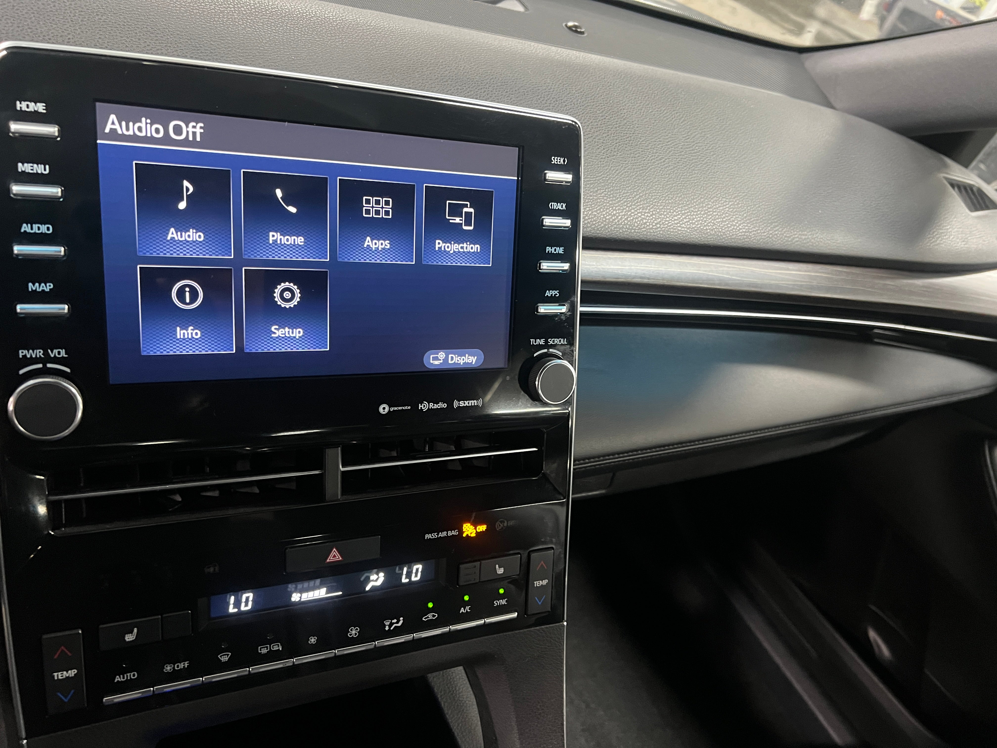 2022 Toyota Avalon XLE 3