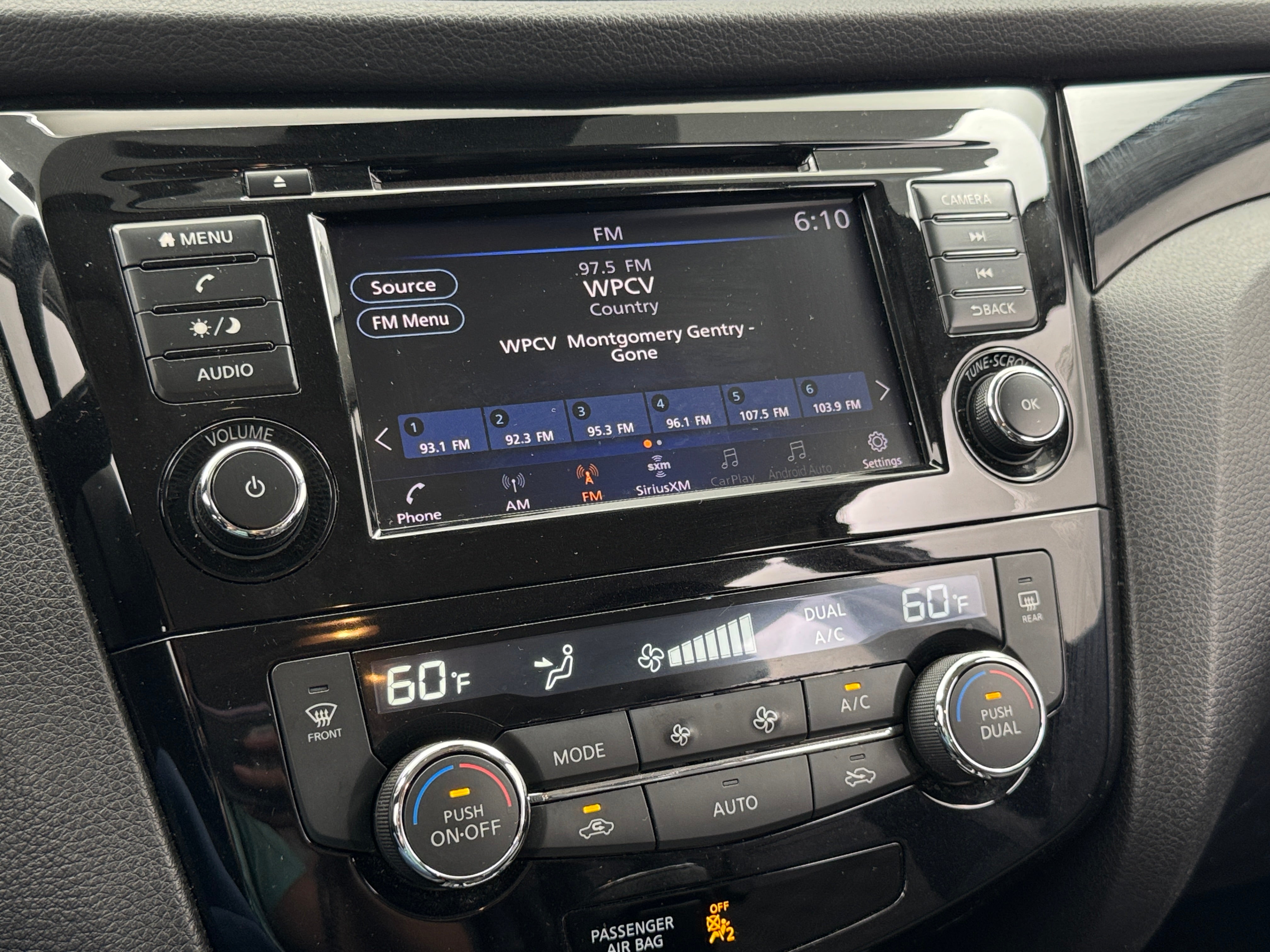 2022 Nissan Rogue Sport SV 4