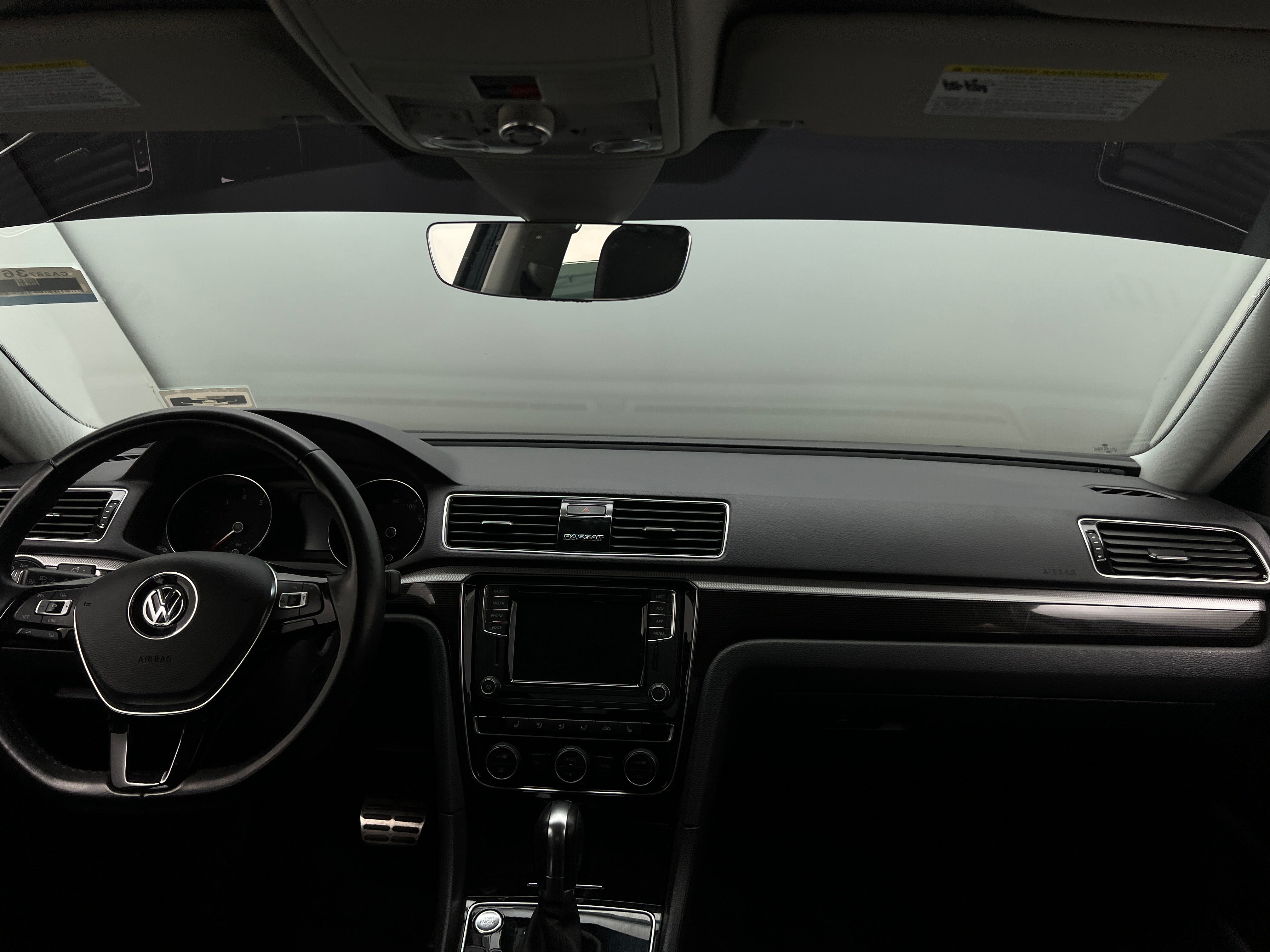 2019 Volkswagen Passat R-Line 2