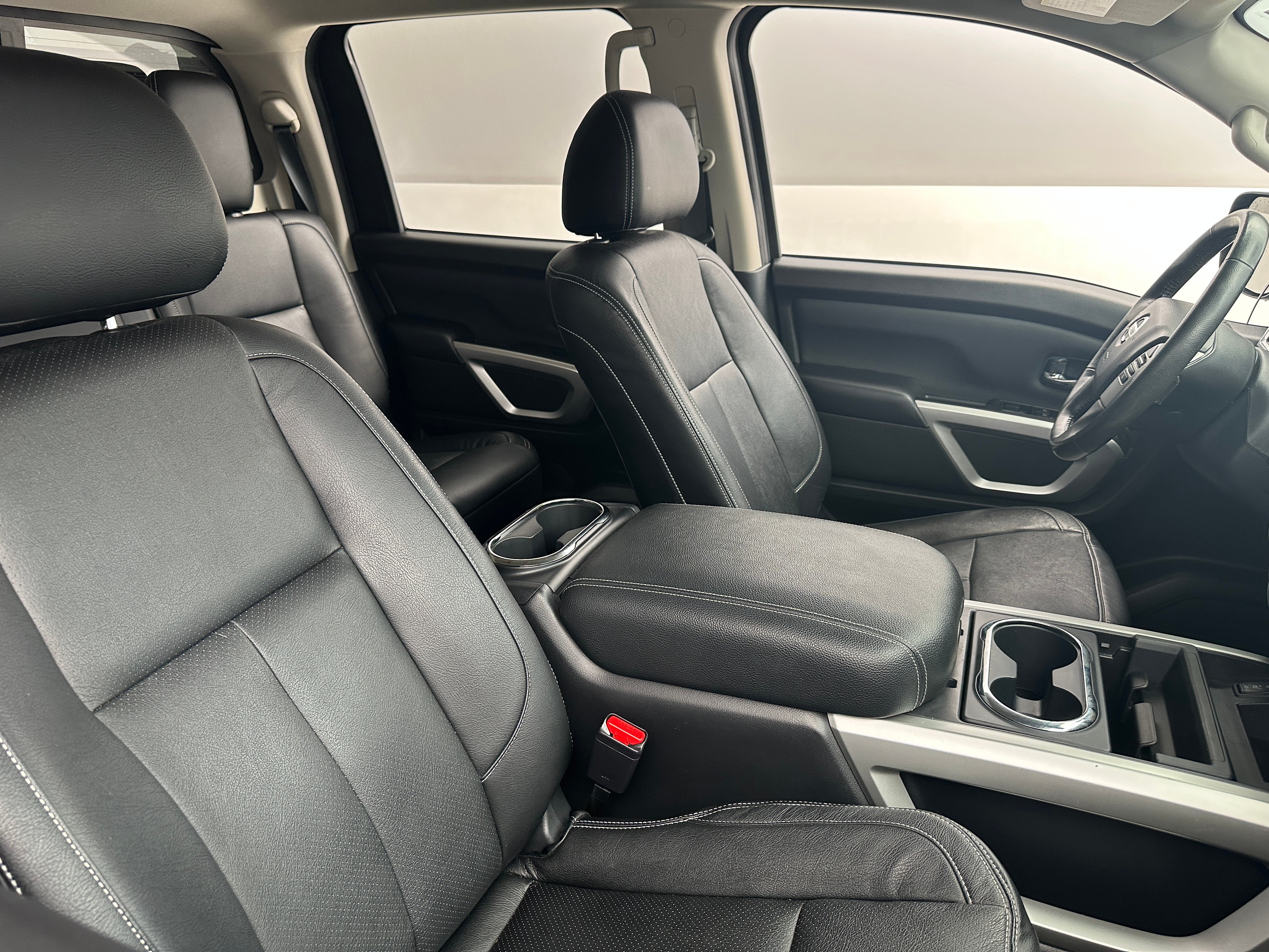 2021 Nissan Titan SV 2