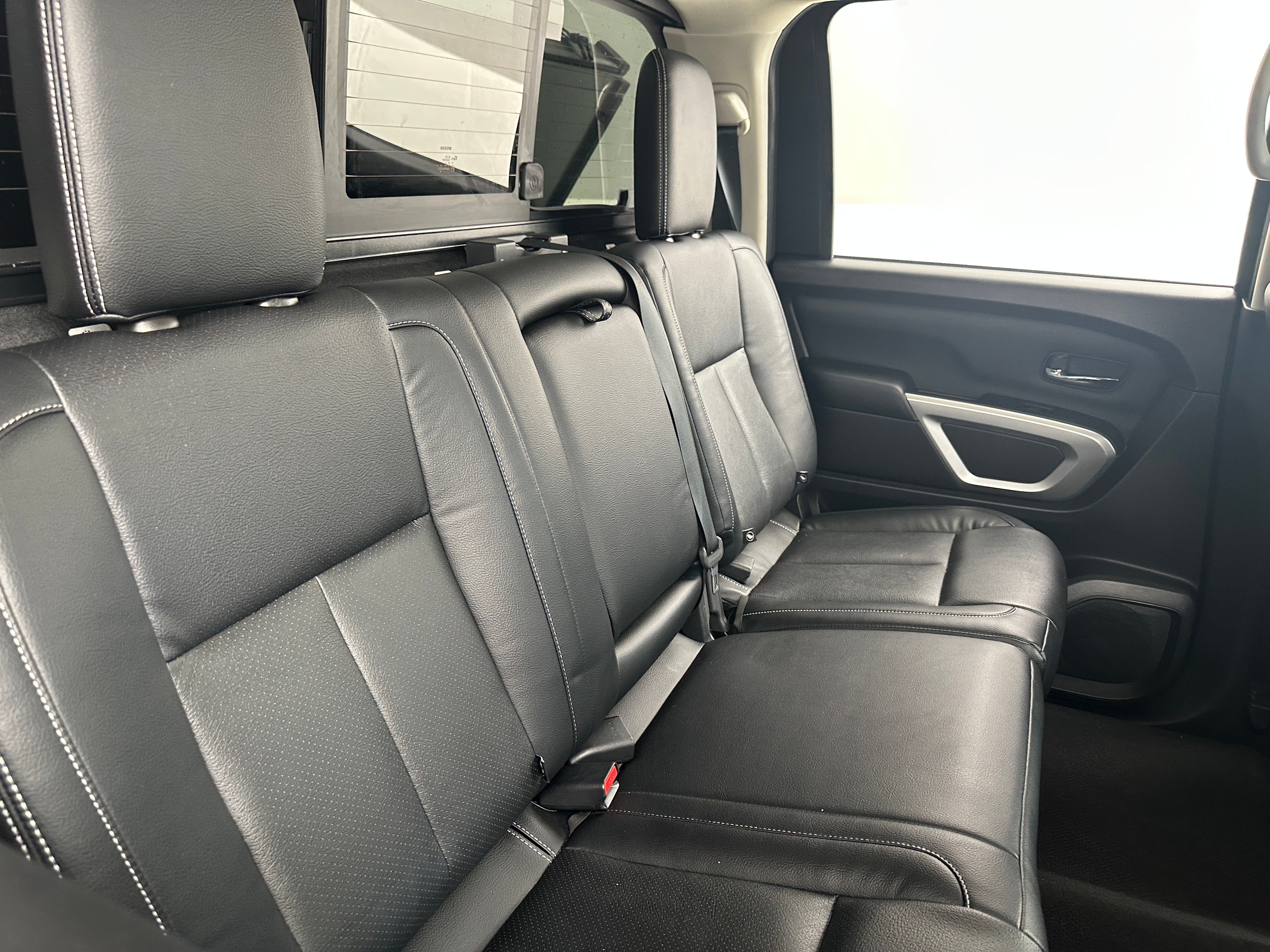 2021 Nissan Titan SV 6