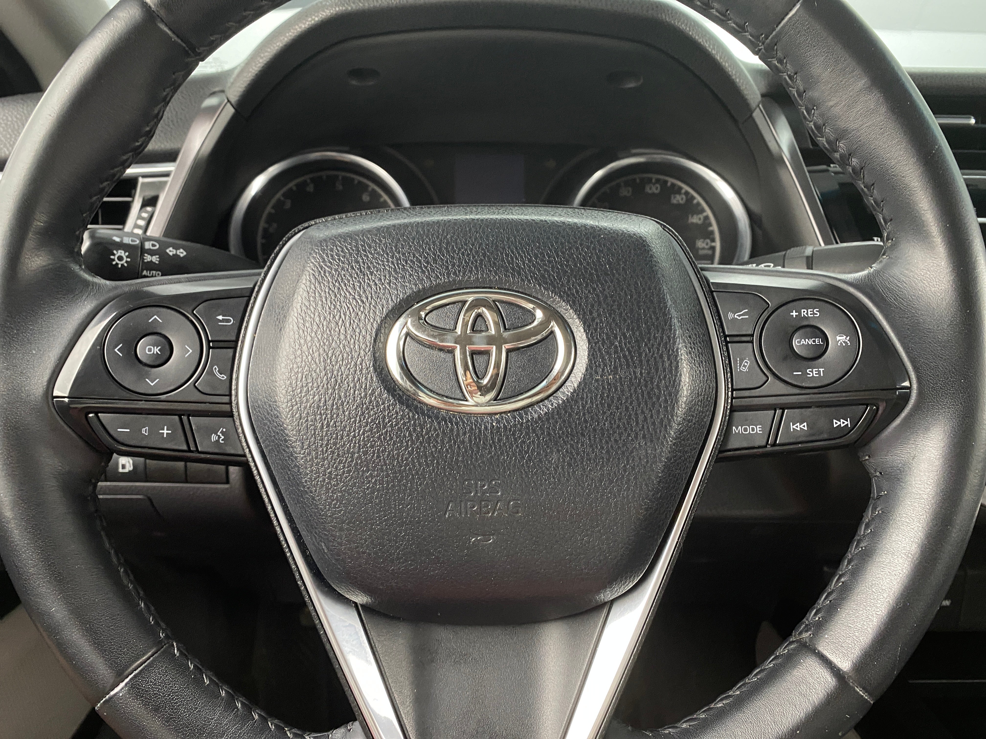 2018 Toyota Camry SE 4