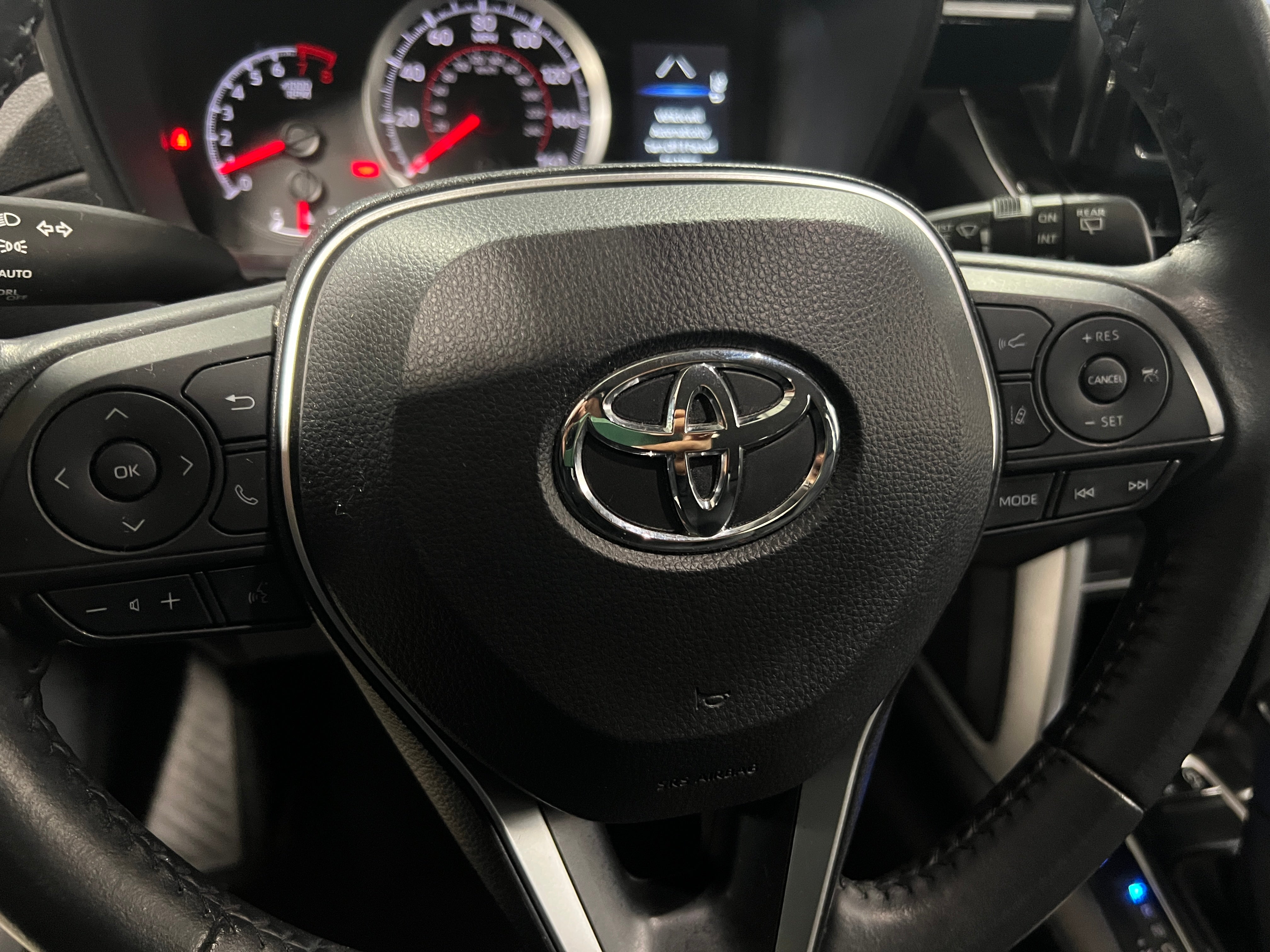 2022 Toyota Corolla Cross LE 5