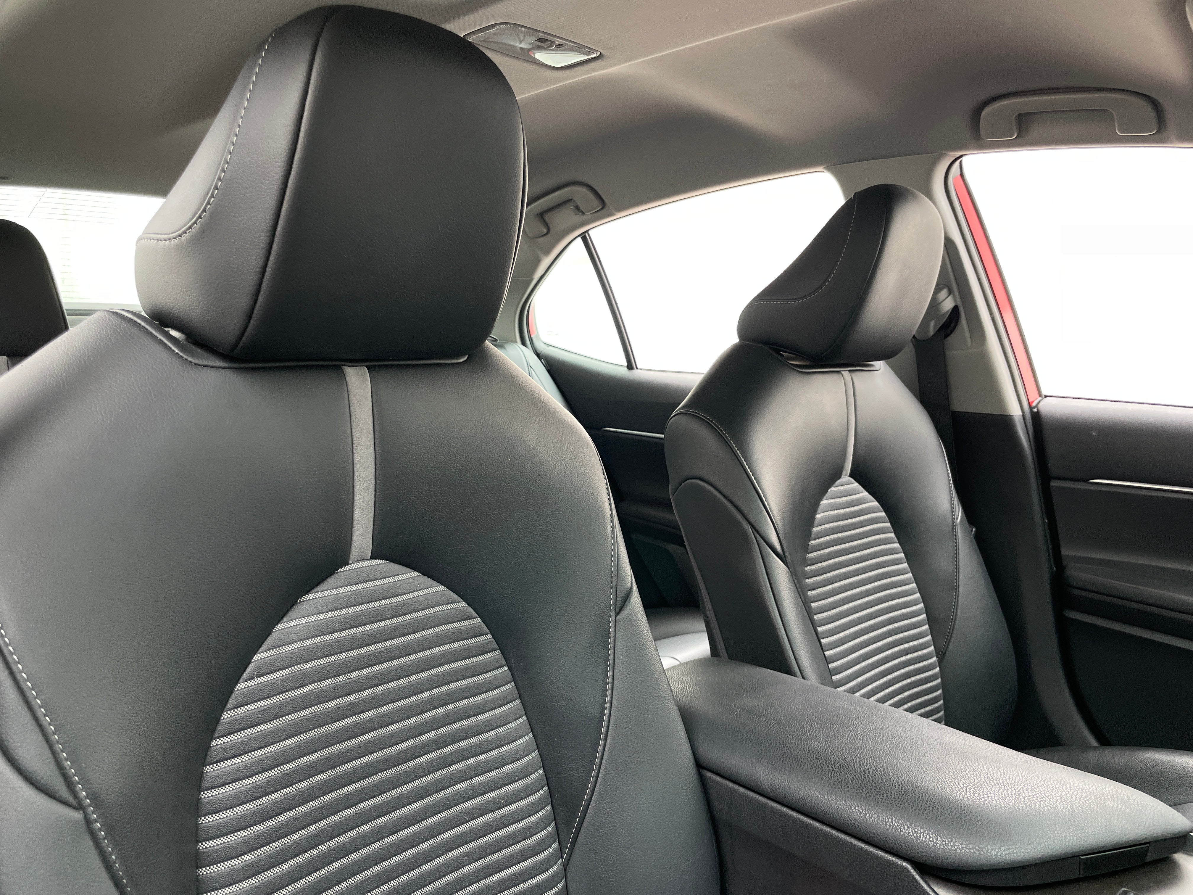 2022 Toyota Camry SE 2
