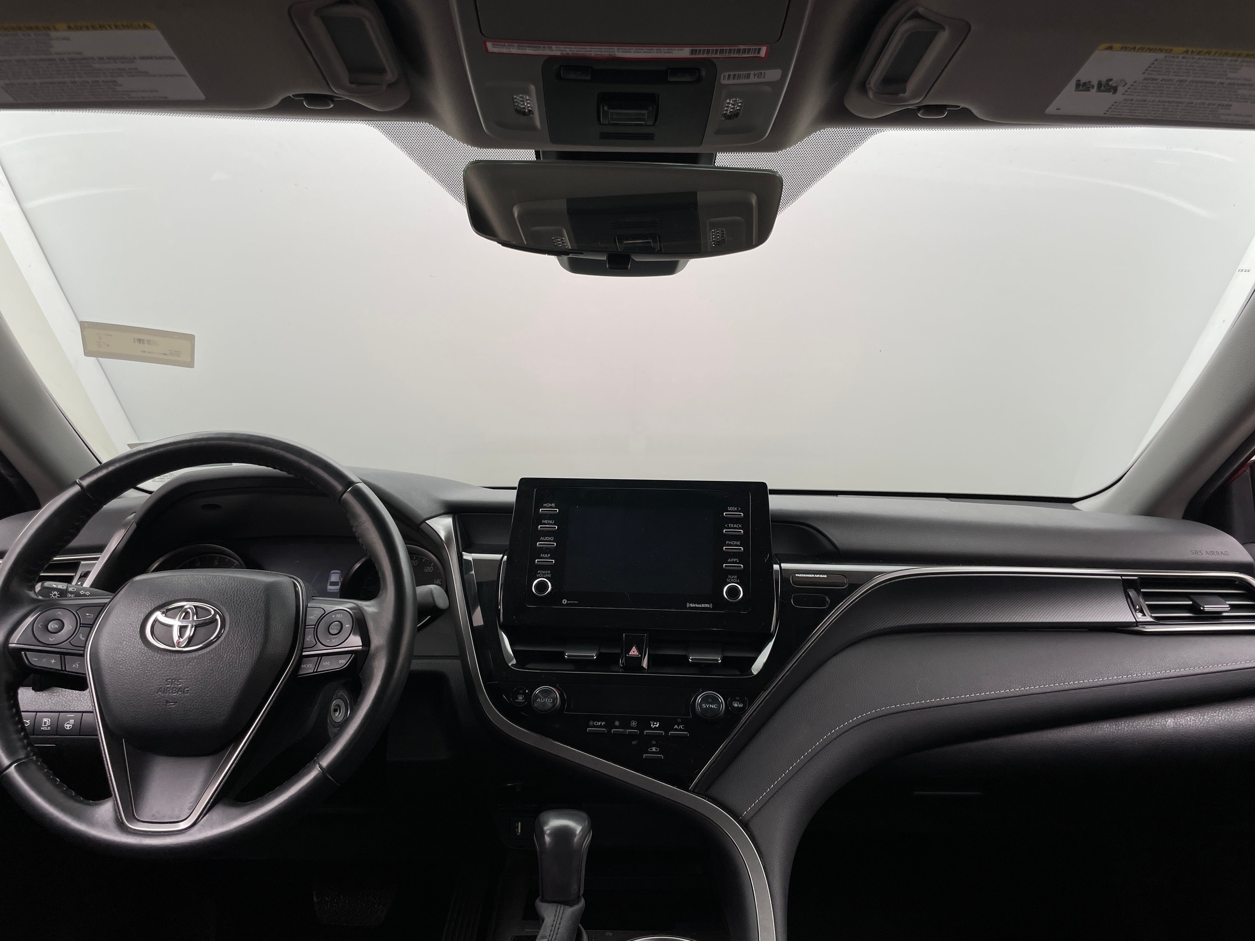2022 Toyota Camry SE 3