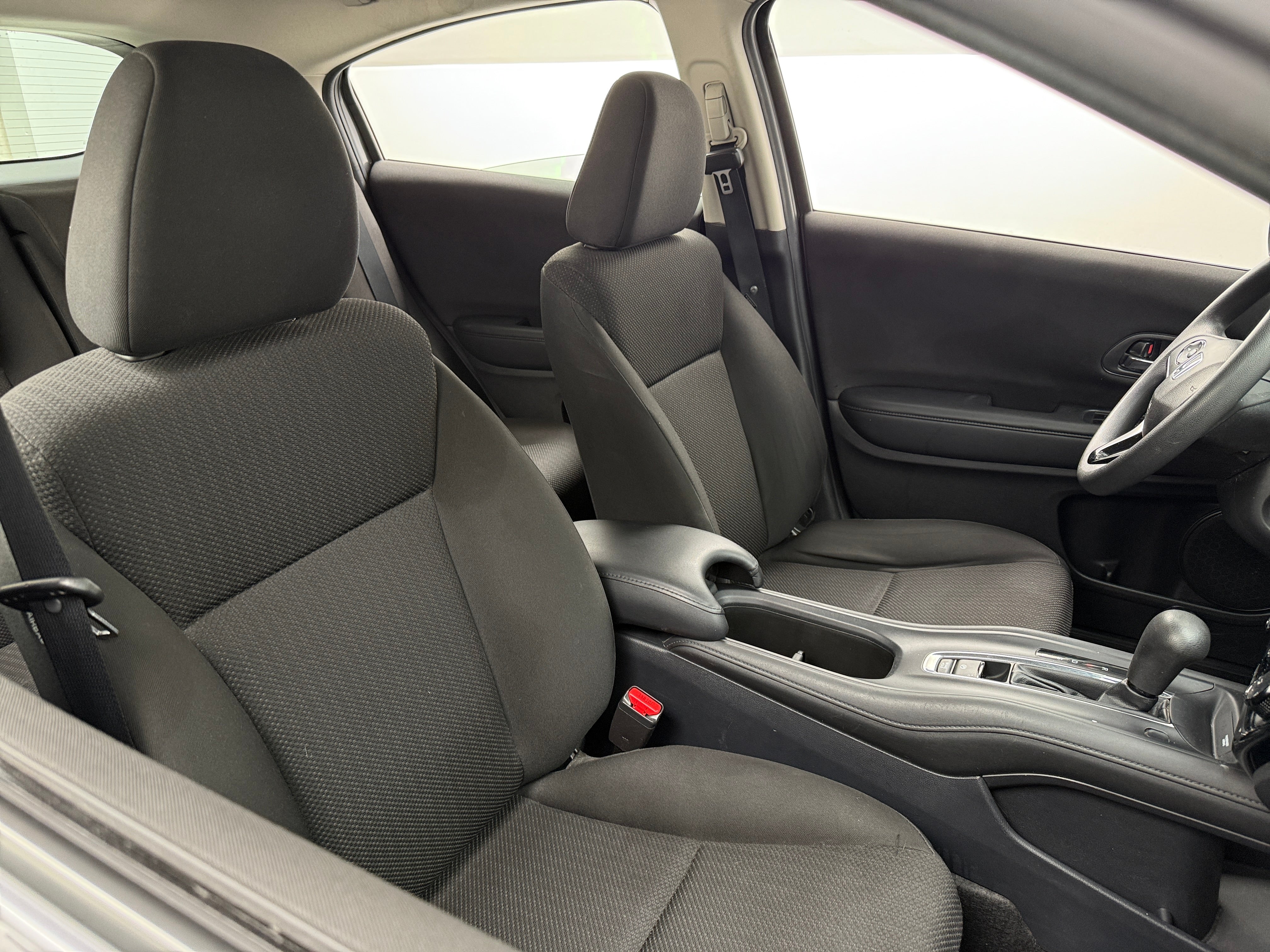 2016 Honda HR-V LX 2