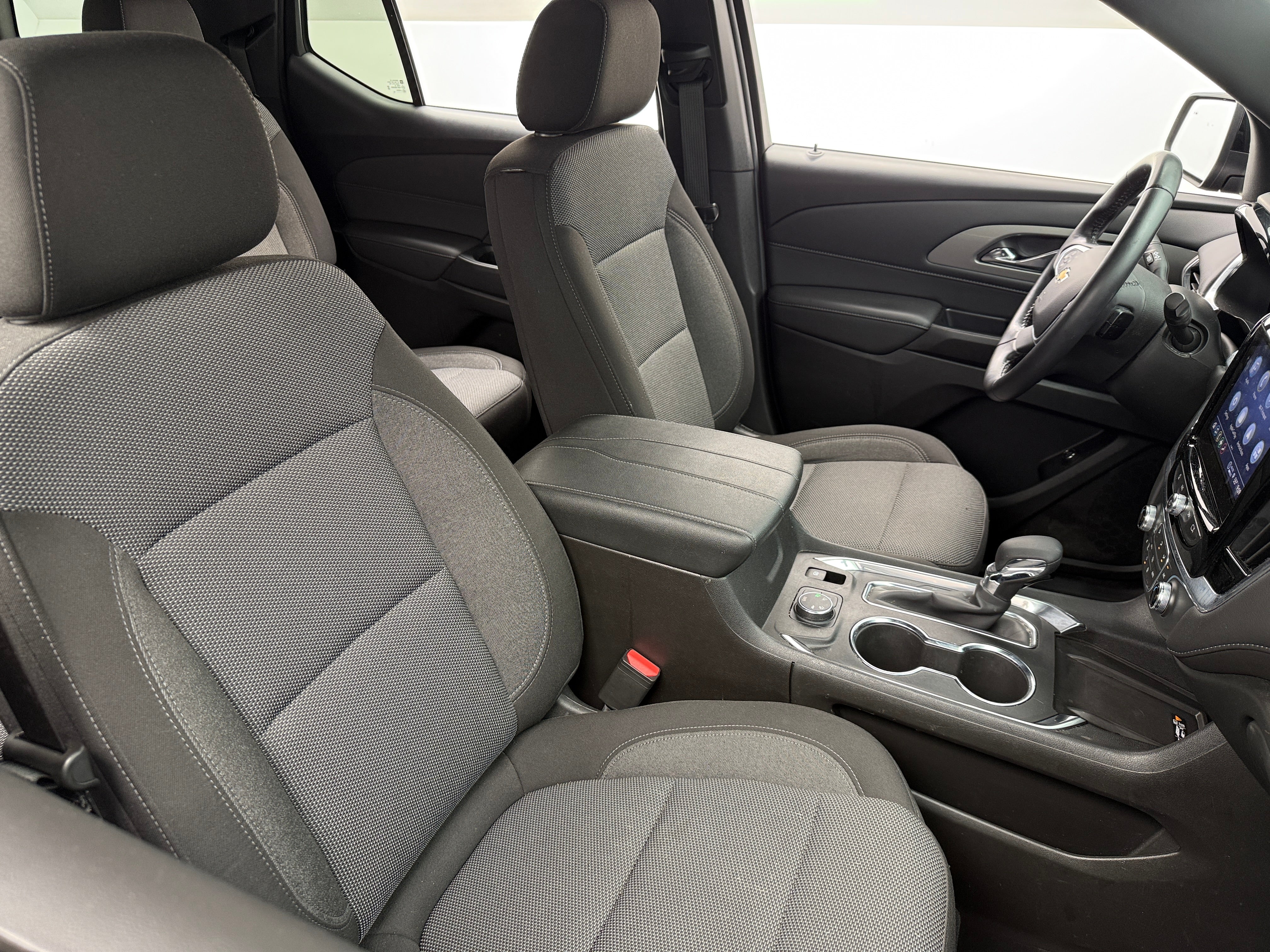 2022 Chevrolet Traverse LT 2