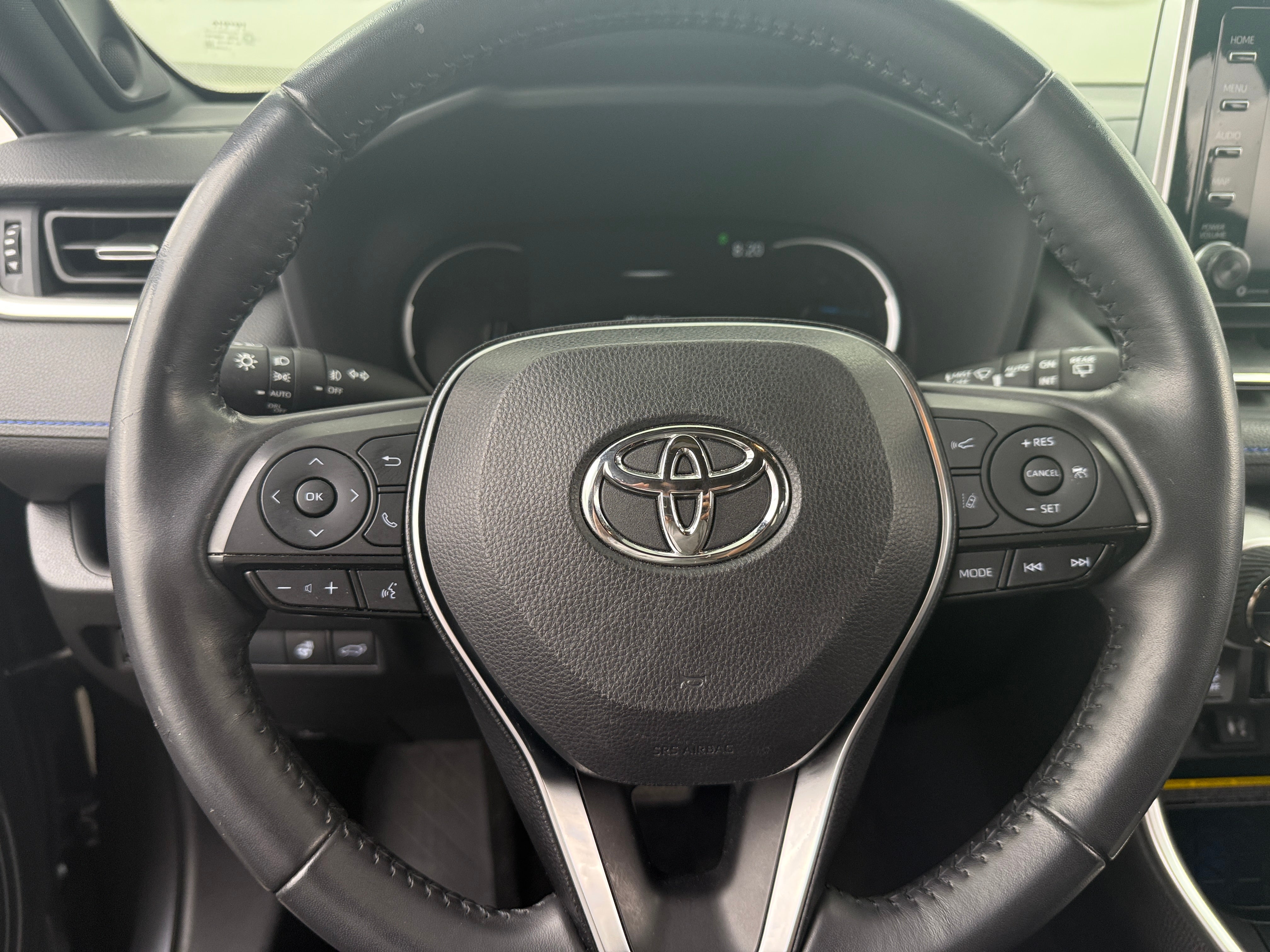 2019 Toyota RAV4 XSE 4