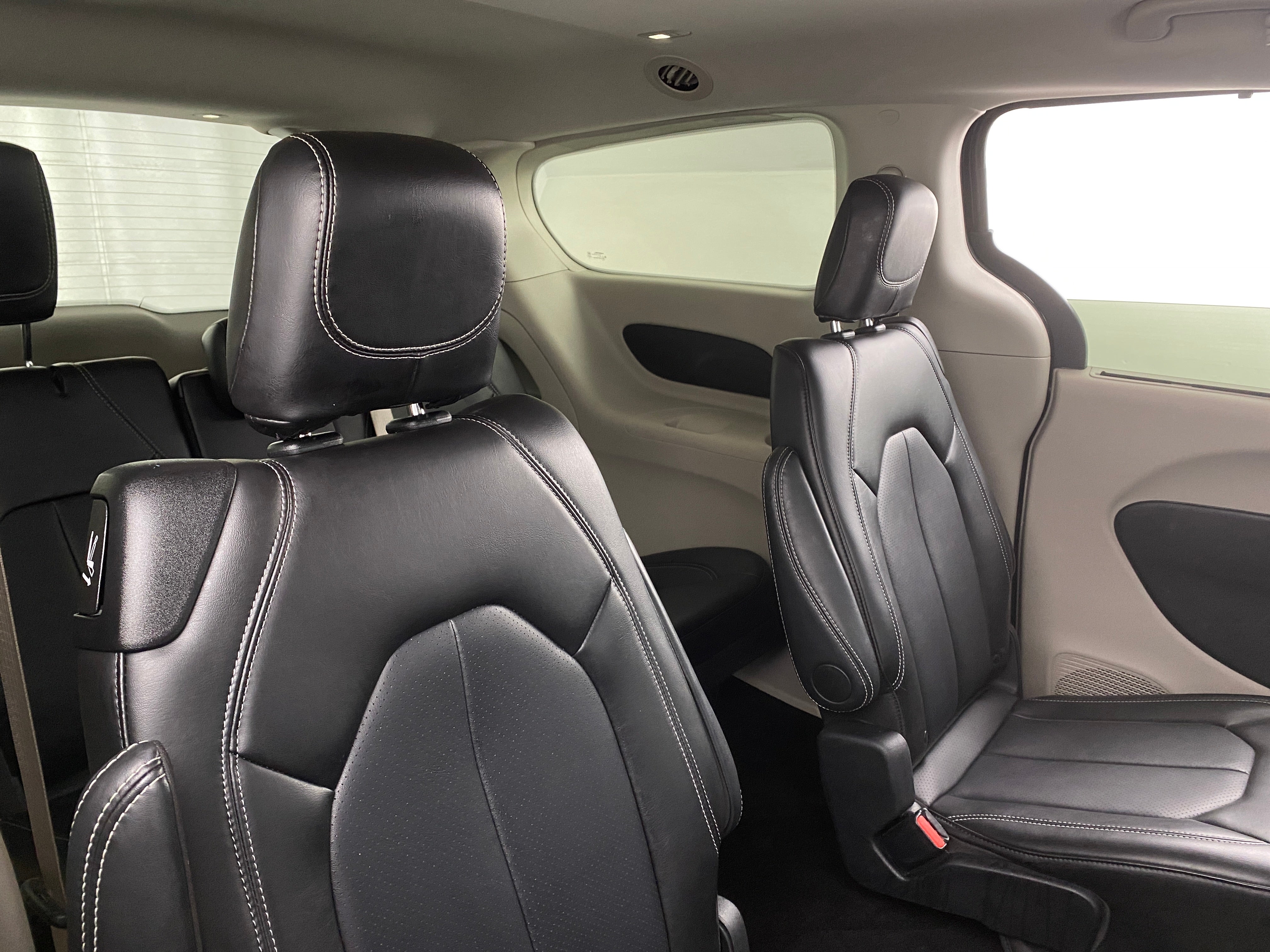 2024 Chrysler Pacifica Touring L 5