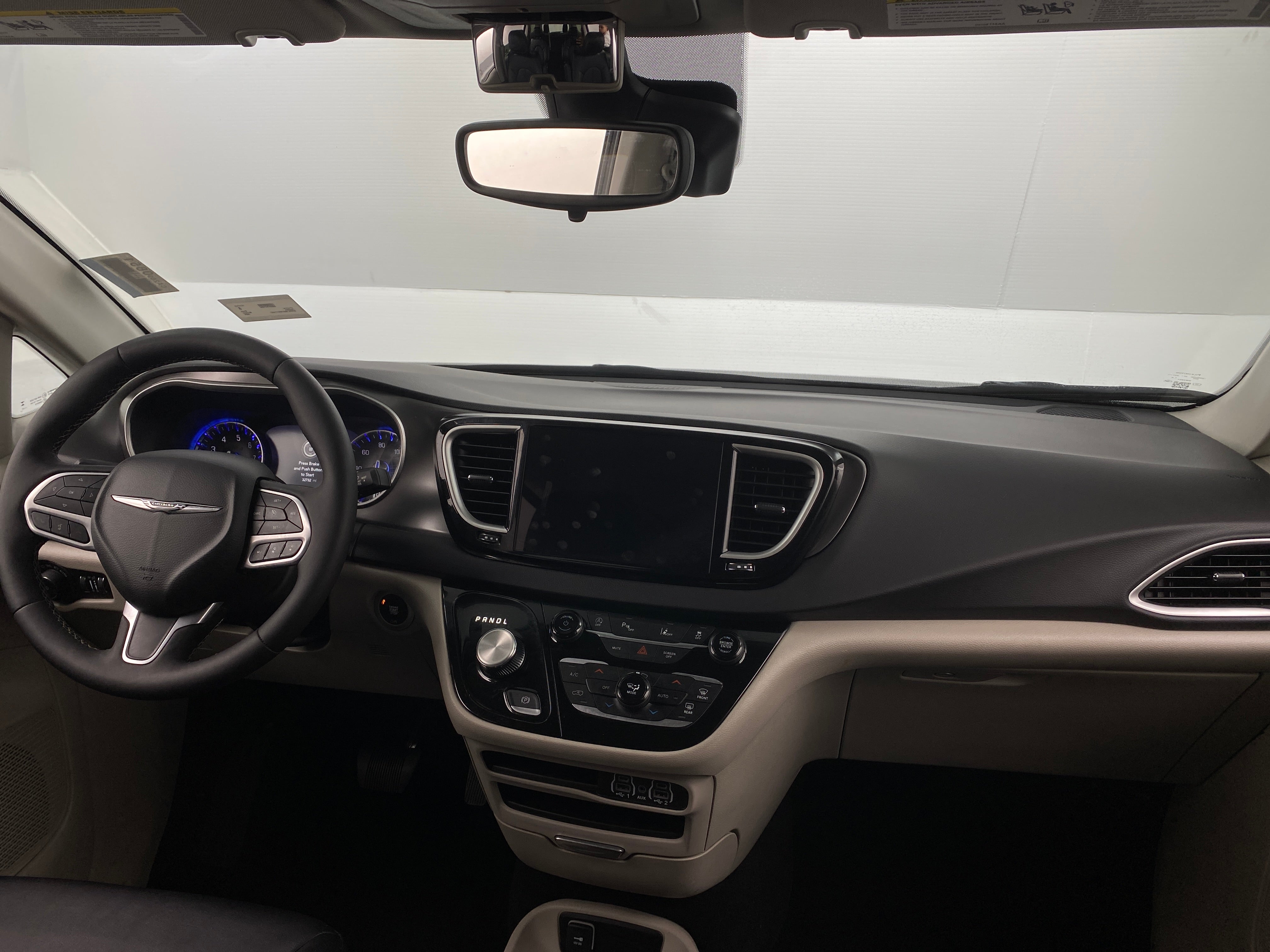 2024 Chrysler Pacifica Touring L 2