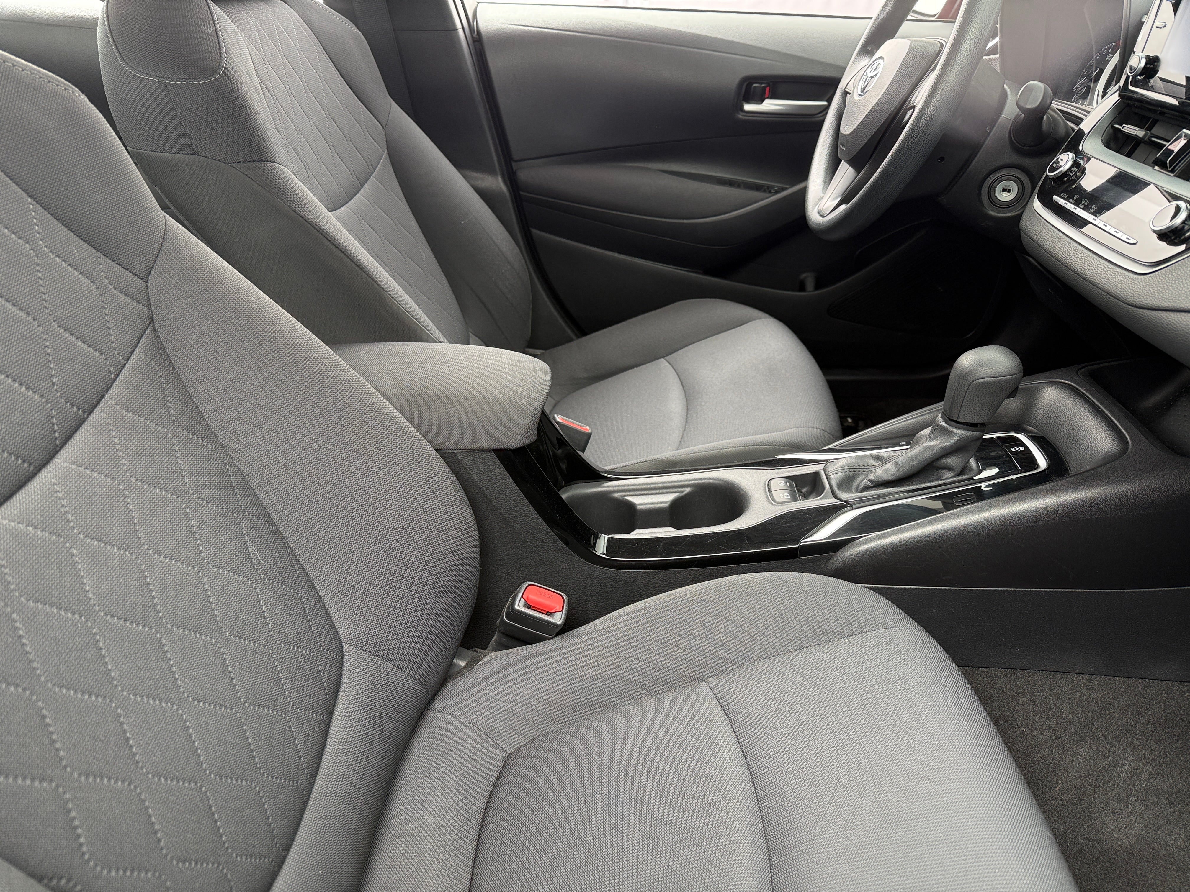 2021 Toyota Corolla LE 2