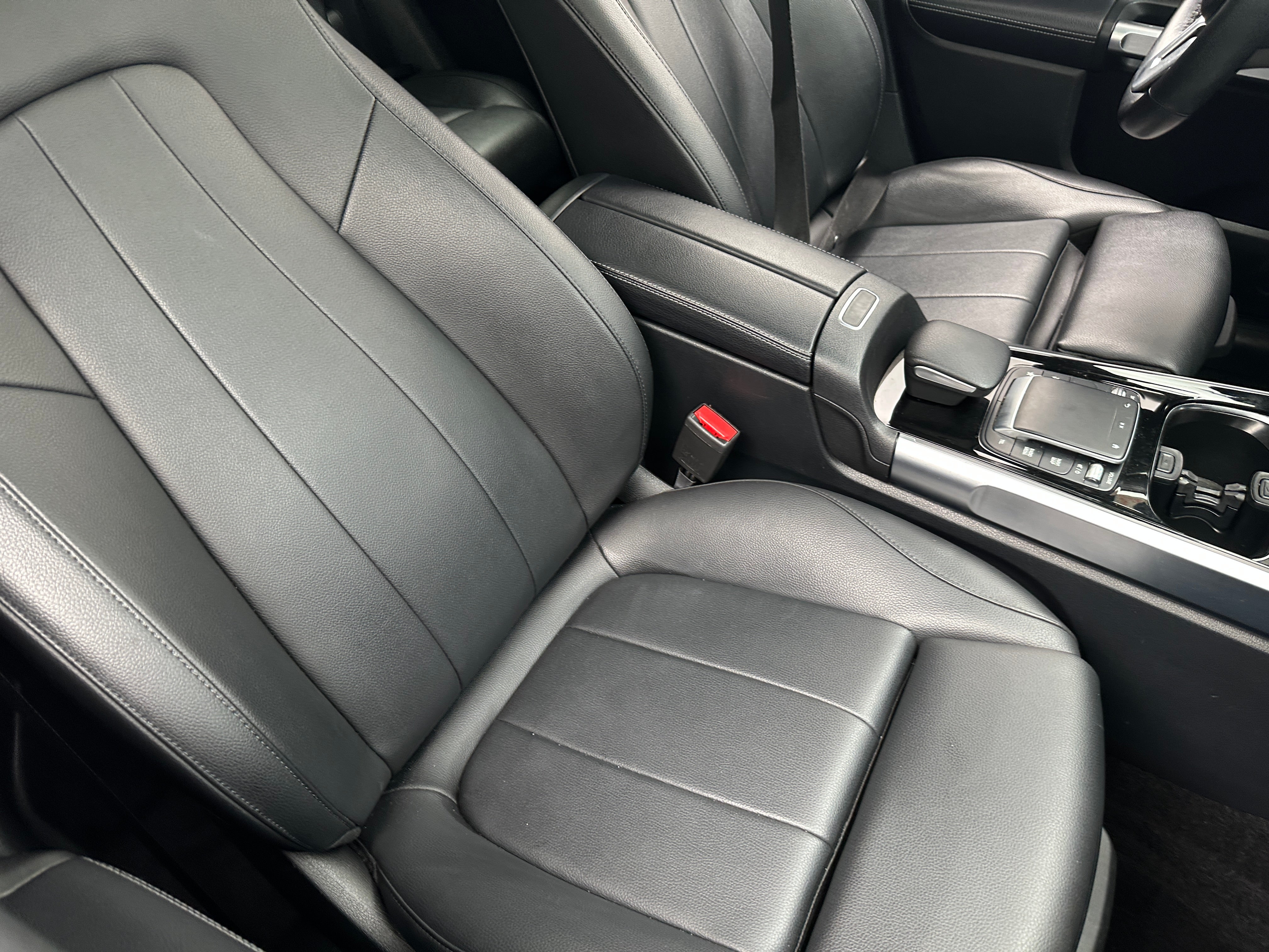 2021 Mercedes-Benz GLB 250 2