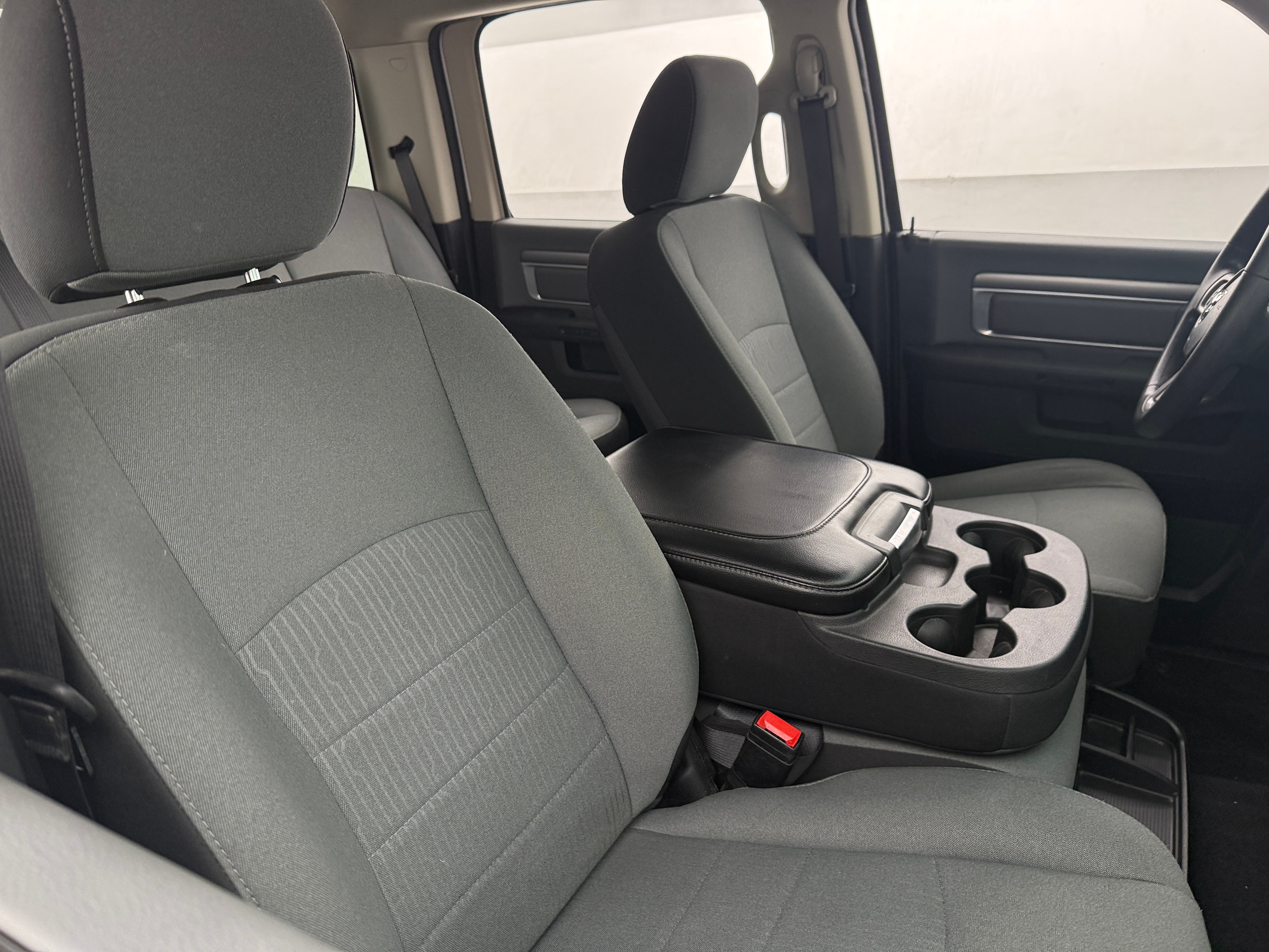 2022 RAM 1500 Classic SLT 2