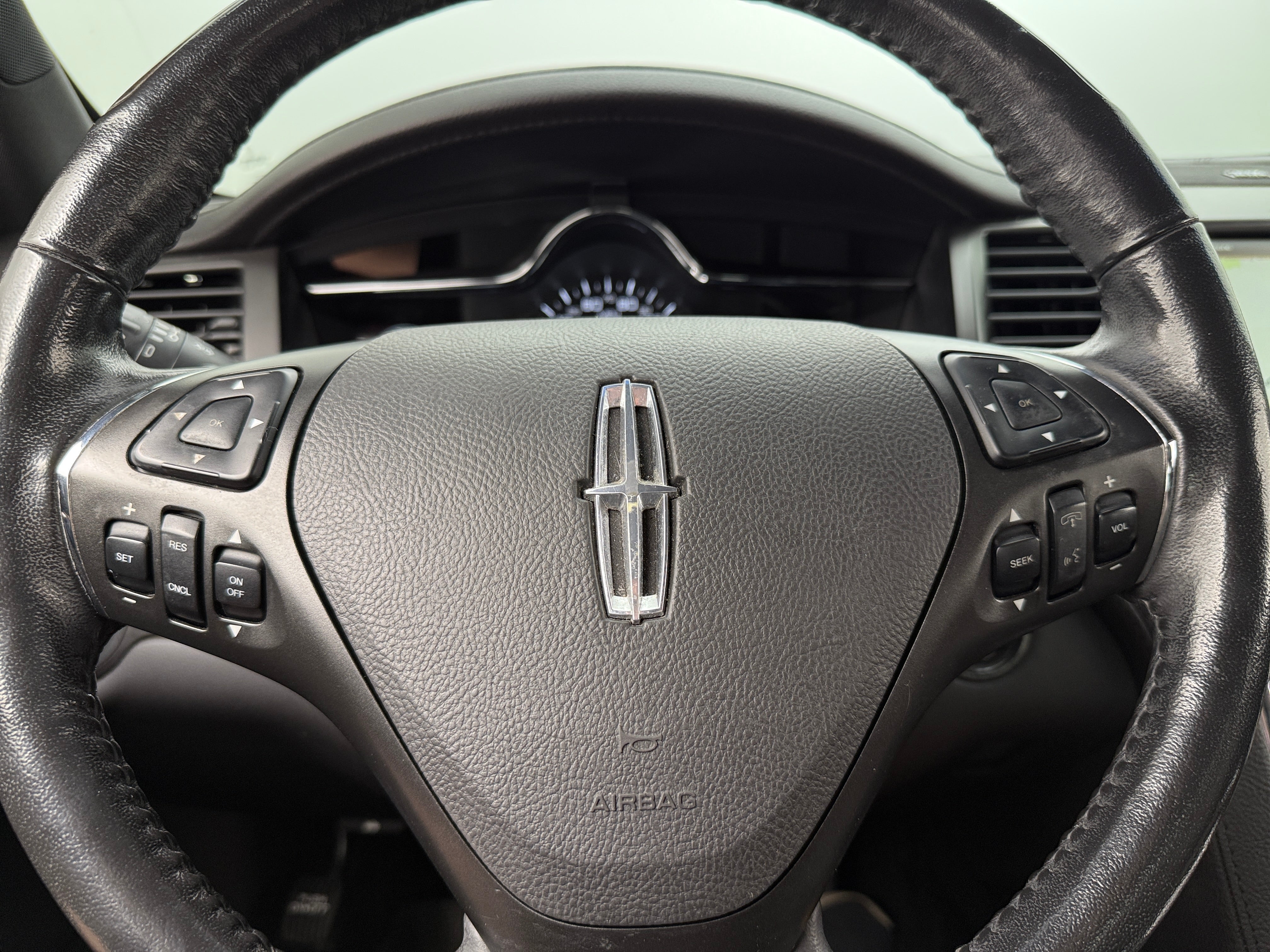 2013 Lincoln MKS  5
