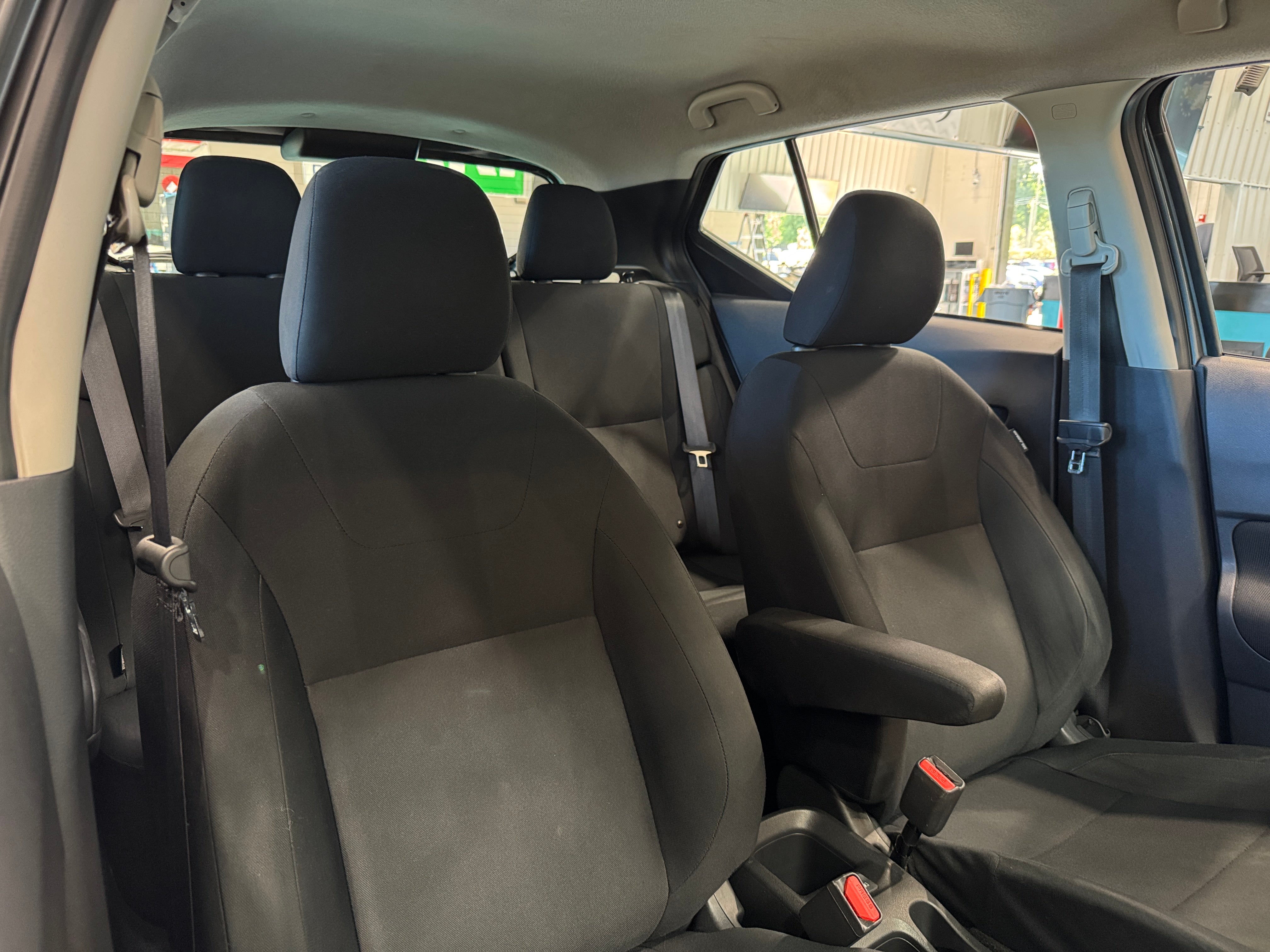2023 Nissan Kicks S 2