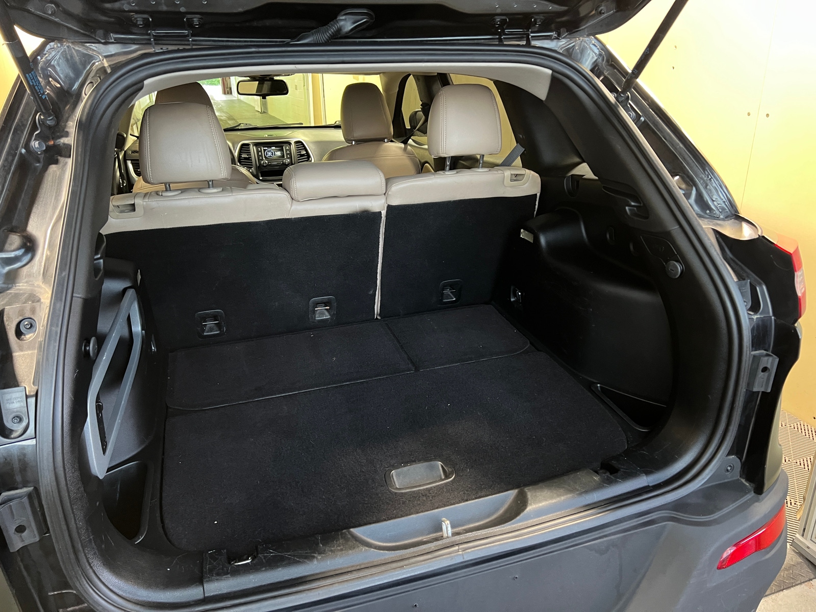Thumbnail: 2015 Jeep Cherokee - 7