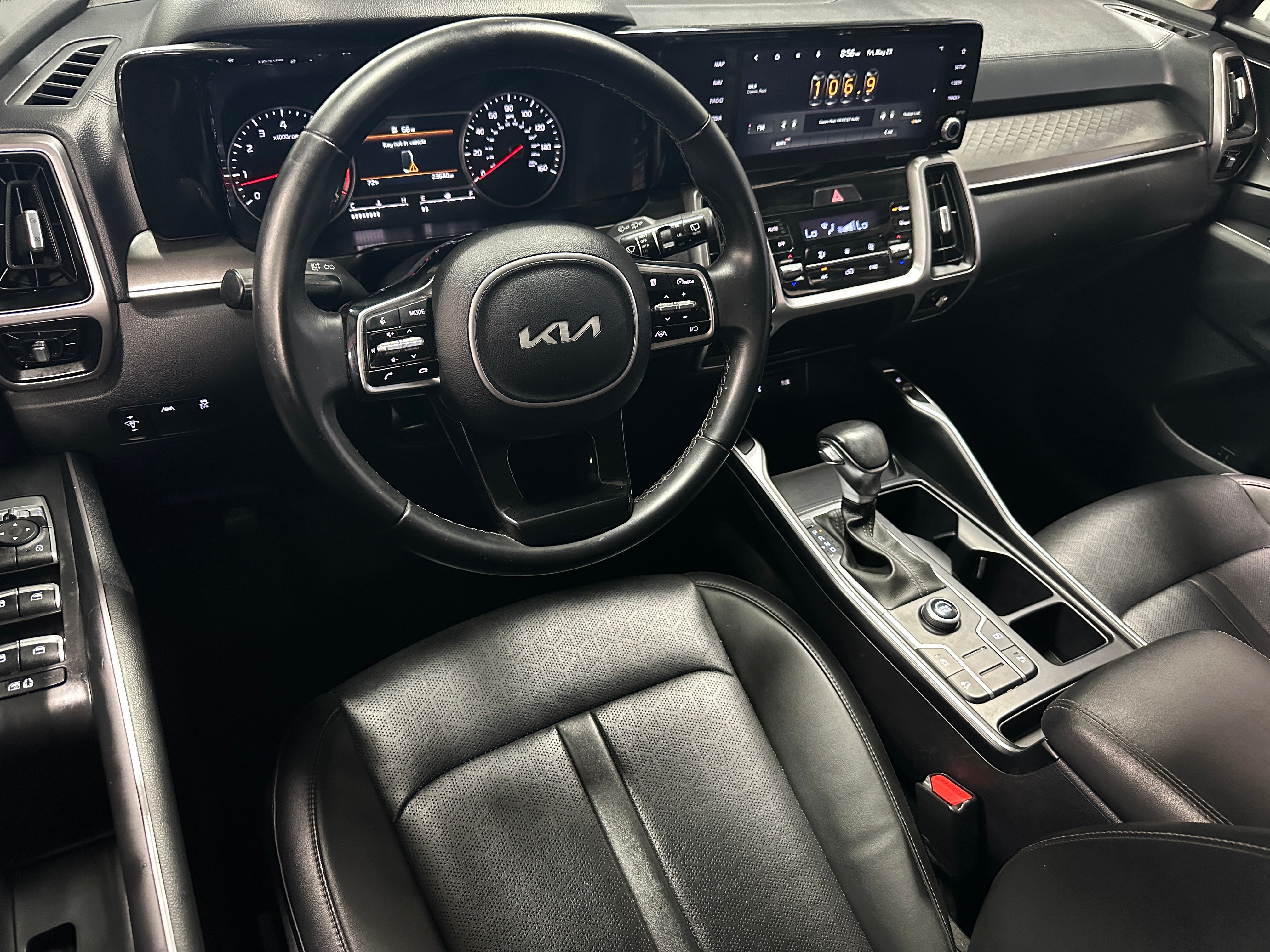 2022 Kia Sorento S 2