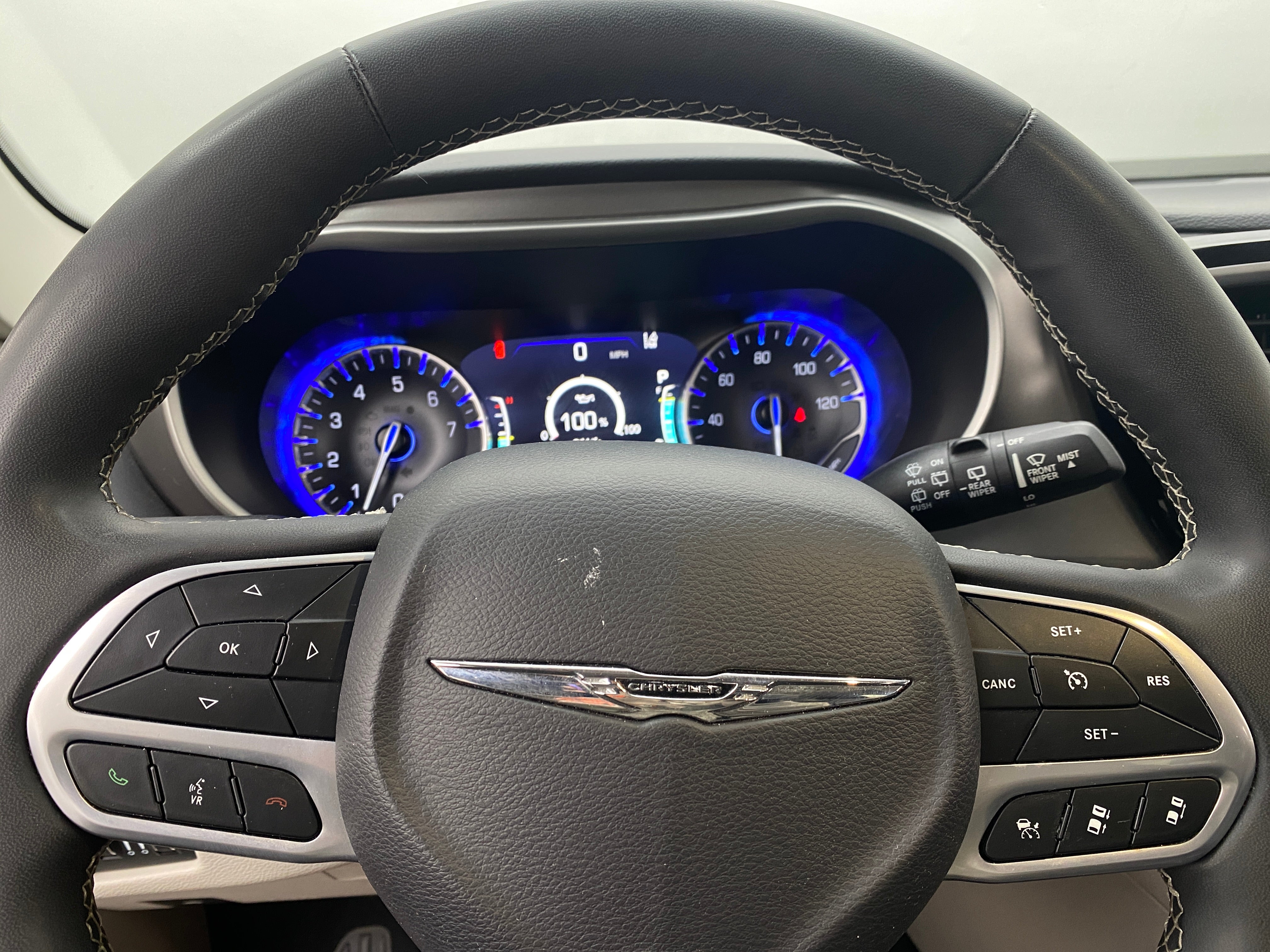 2023 Chrysler Pacifica Touring L 4