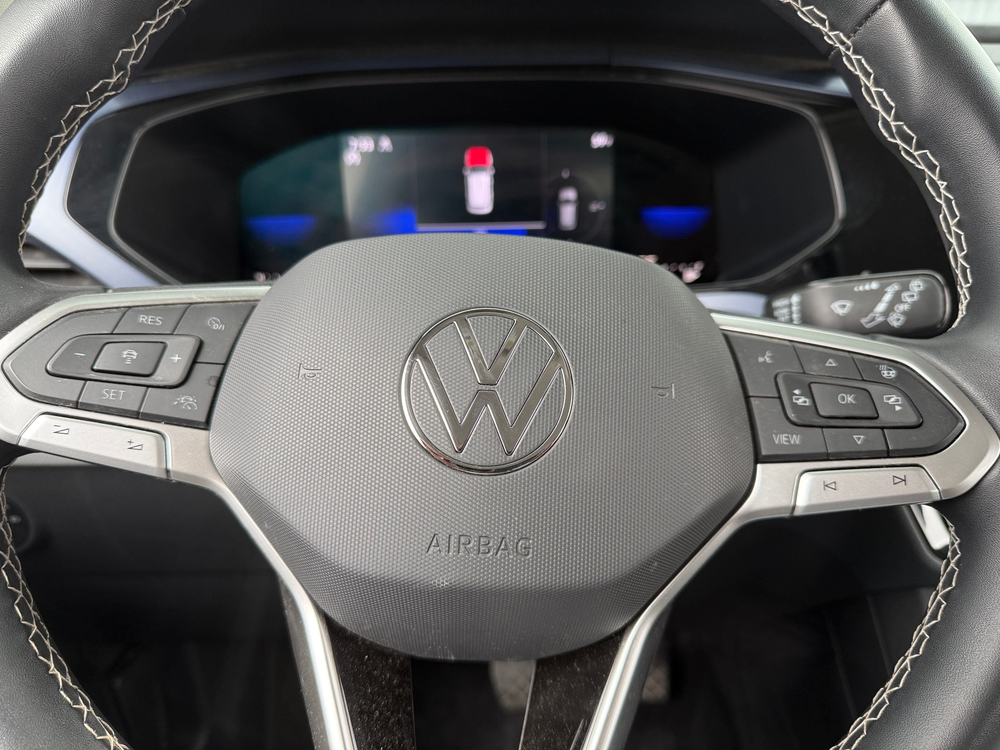 2022 Volkswagen Taos SE 4