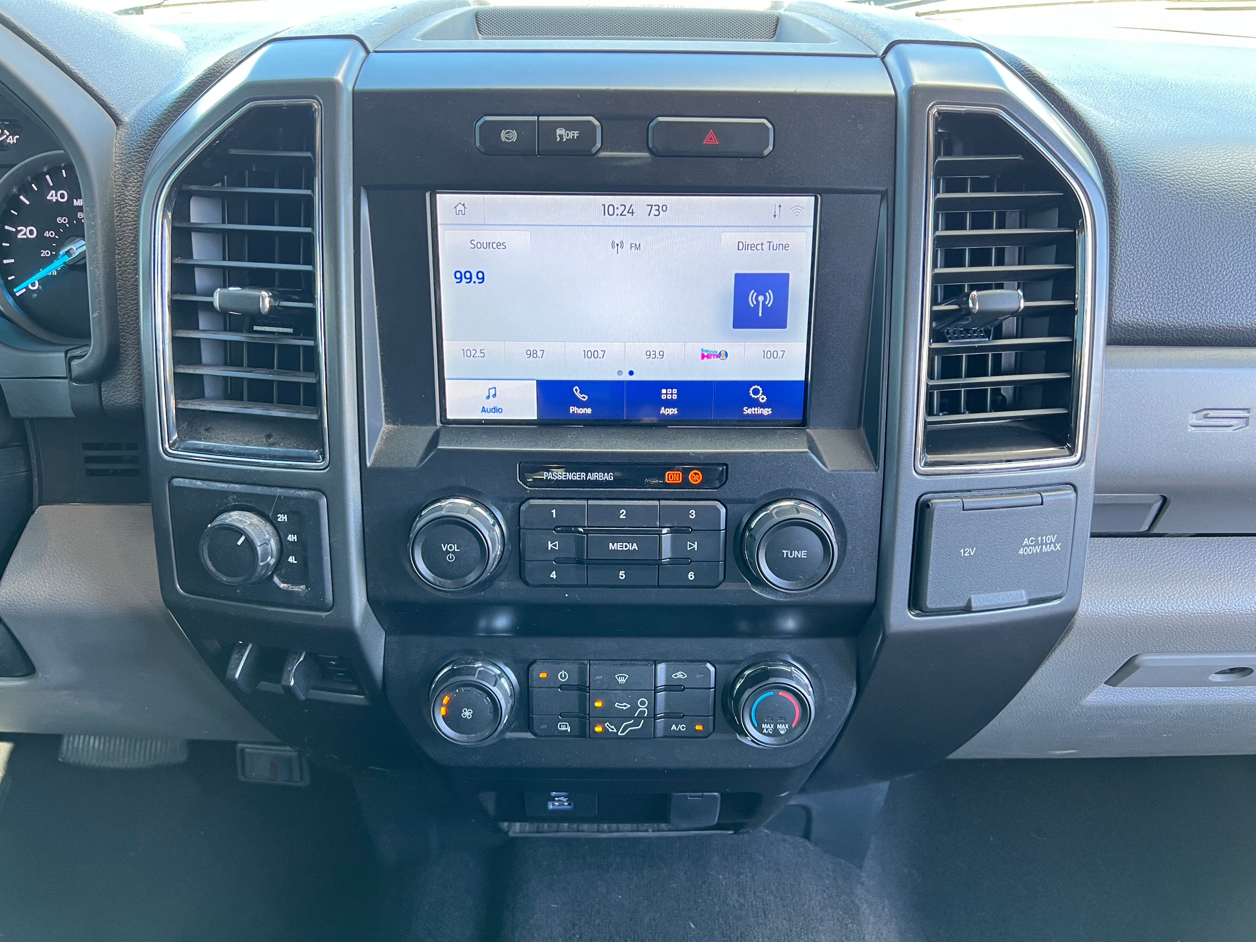 2022 Ford Econoline E-350 4