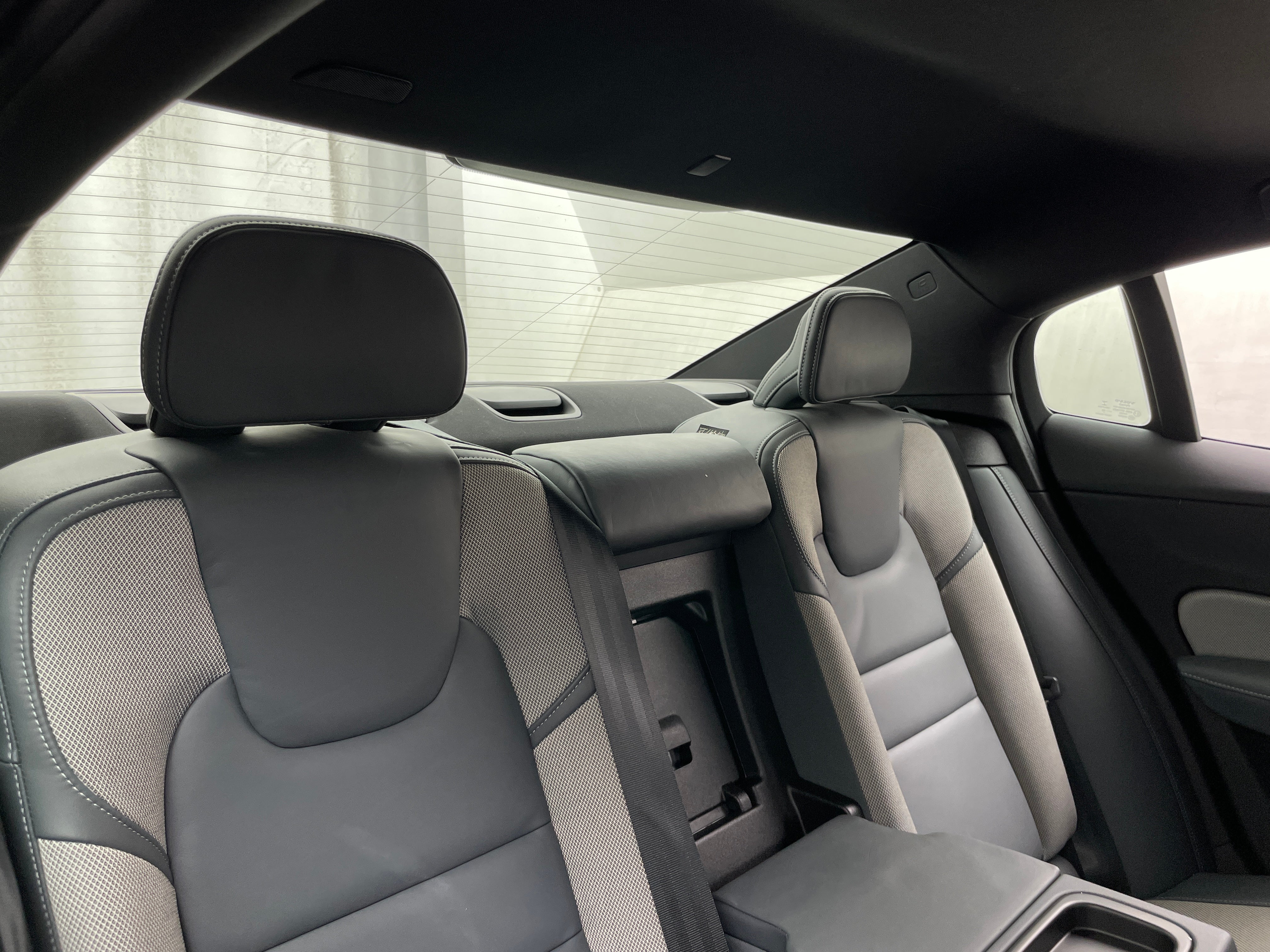2020 Volvo S60 T8 R-Design 5
