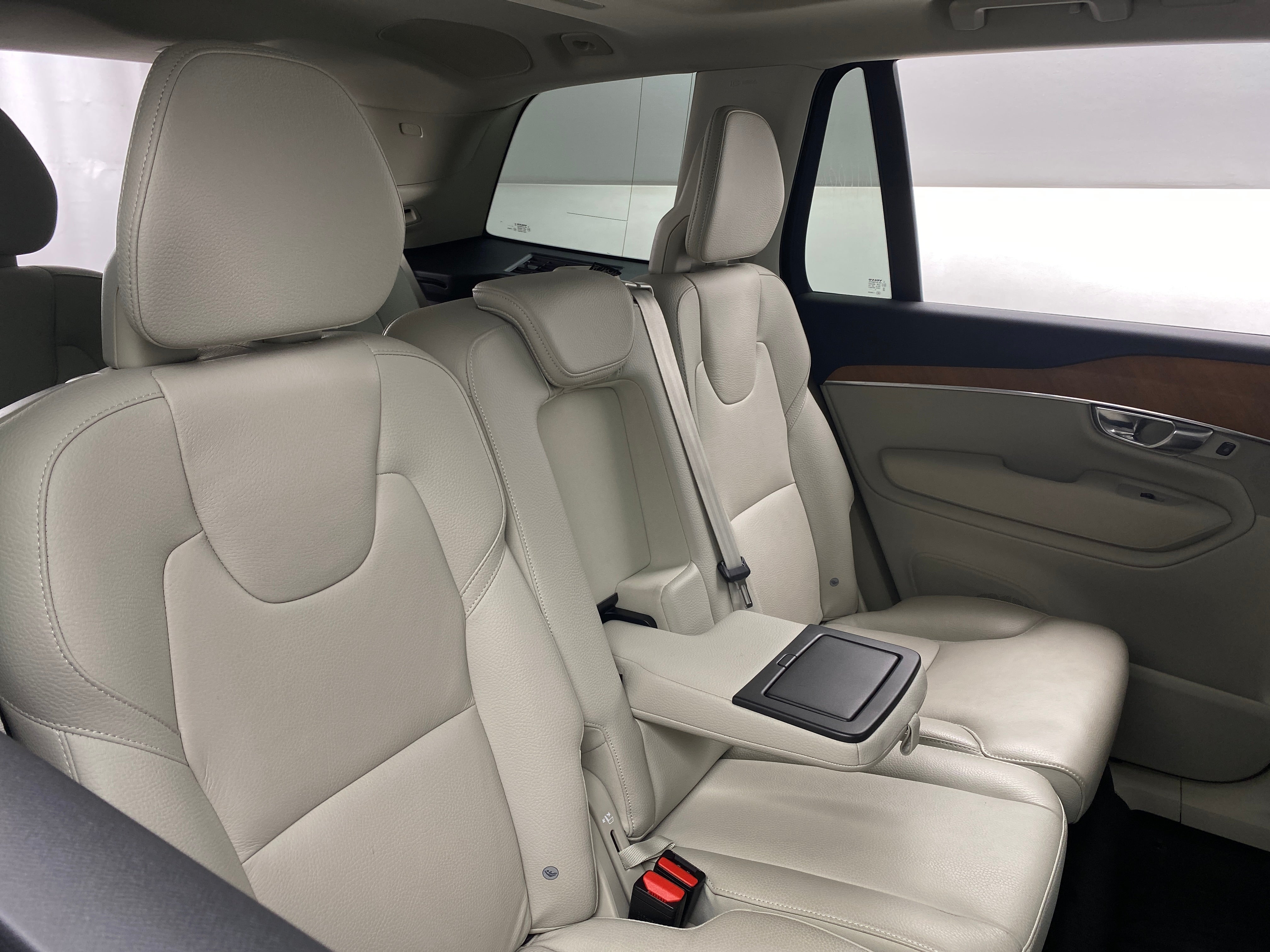 2022 Volvo XC90 T6 Momentum 5