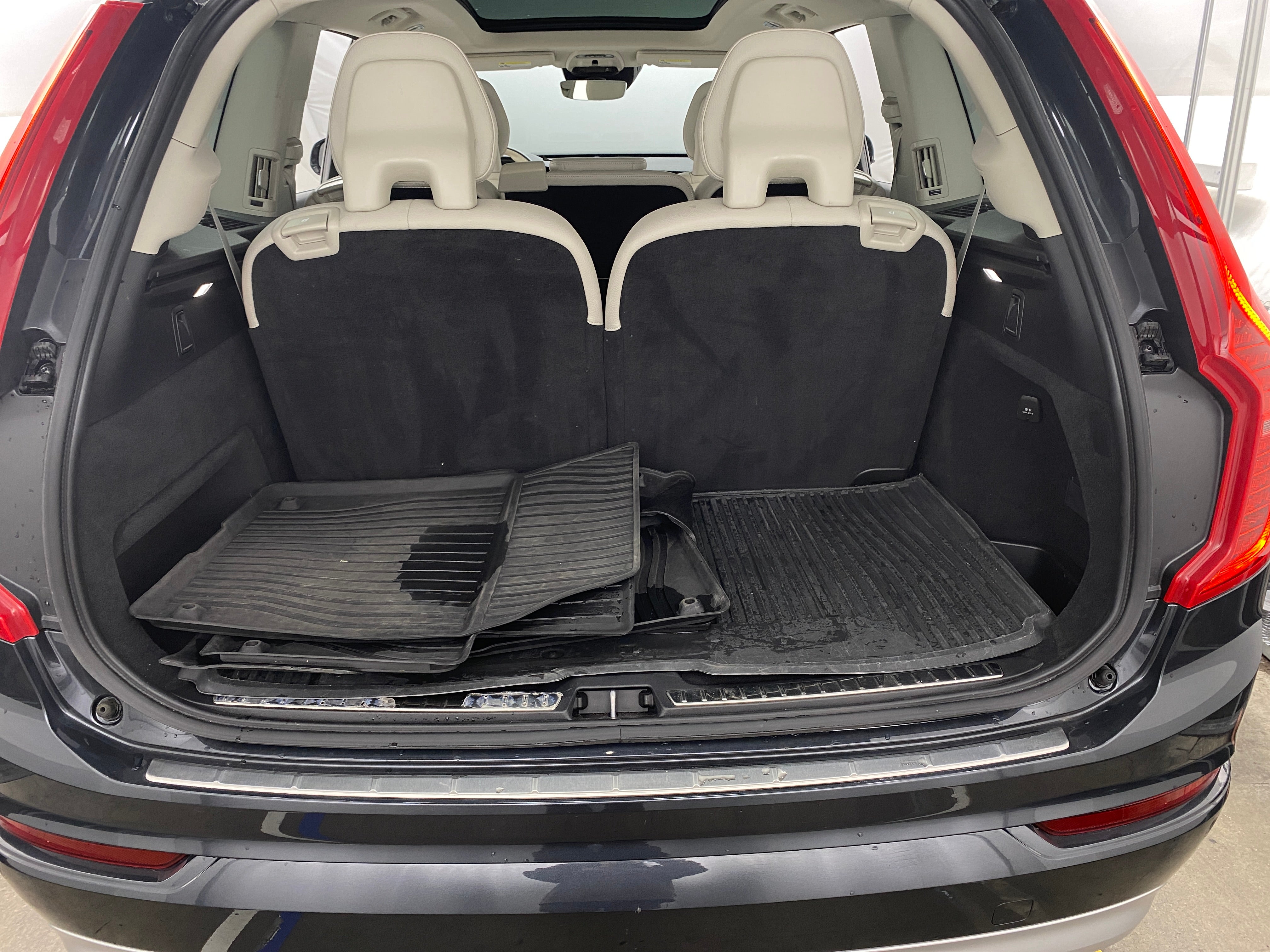 2022 Volvo XC90 T6 Momentum 6